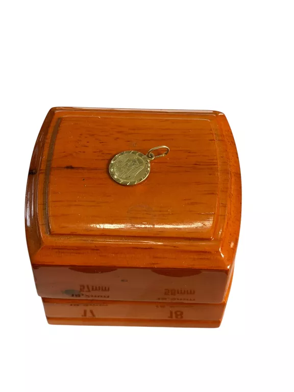 zlota-zawieszka-z-matka-boska-p585-stan-11323-2