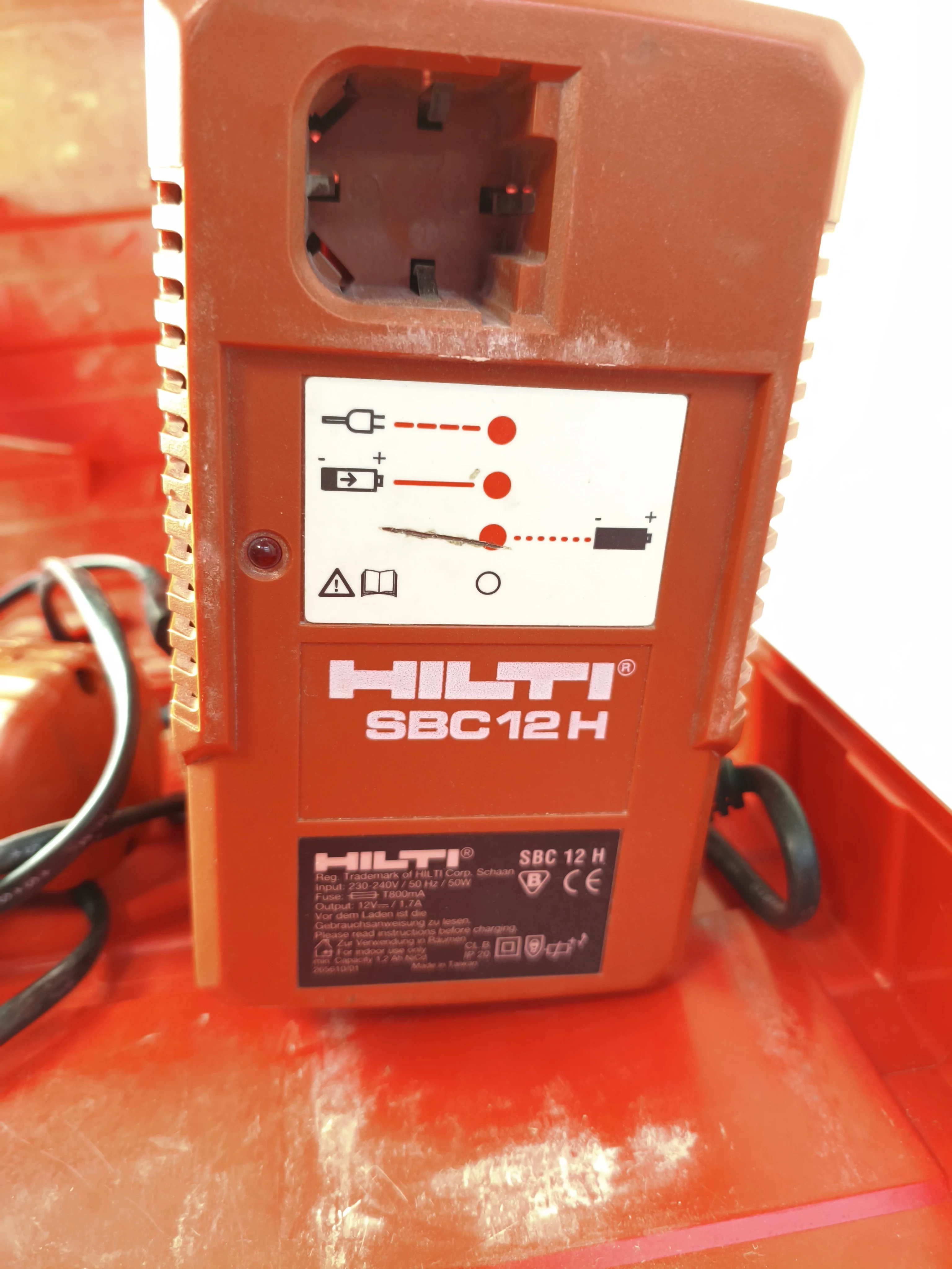 wkretarka-hilti-sb-10-walizka-aku-ladowarka-stan-11323-2