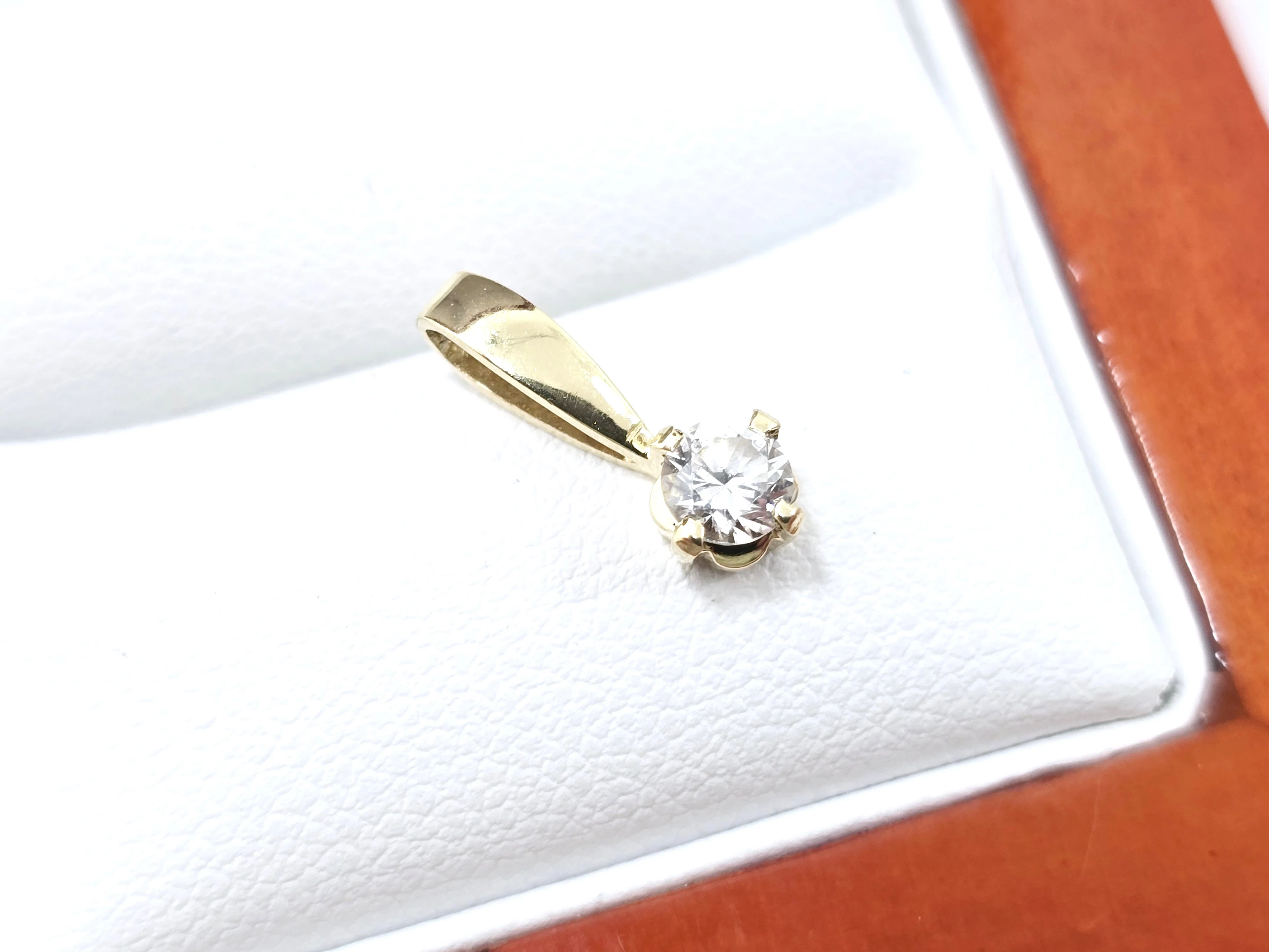 zlota-zawieszka-cyrkonia-585-072g-motyw-129129-246990