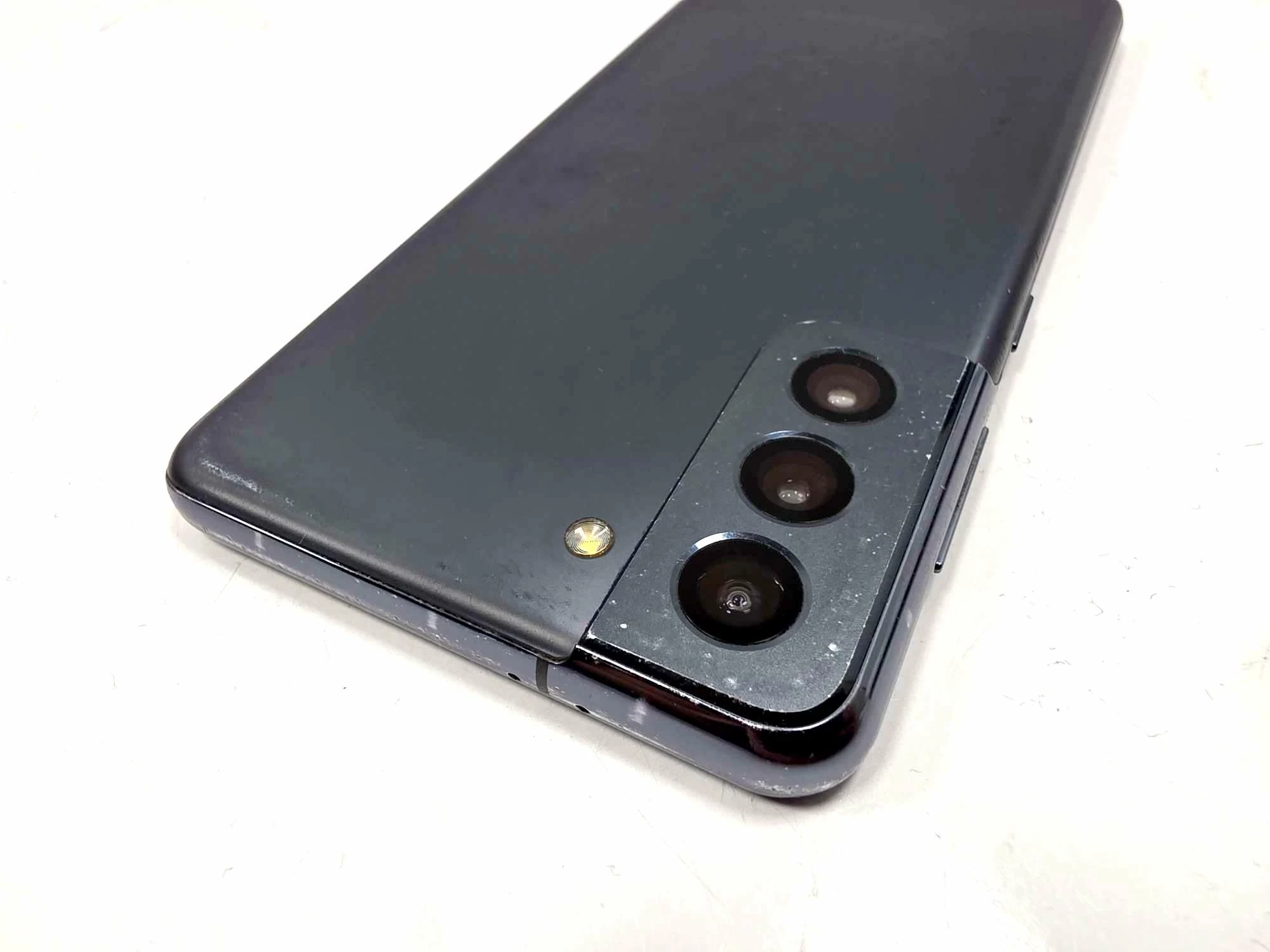 telefon-samsung-galaxy-s21-5g-128-gb8gb-xeo-przekatna-ekranu-620