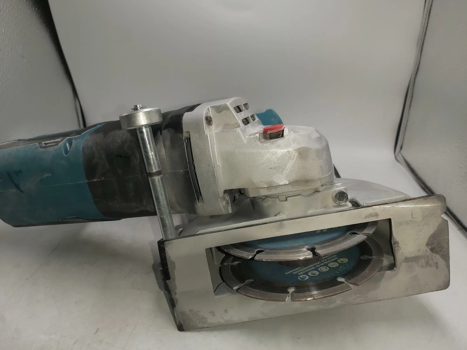 bruzdownica-erbauer-ewc1500-1500w-w-walizce-minimala-szerokosc-ciecia-30