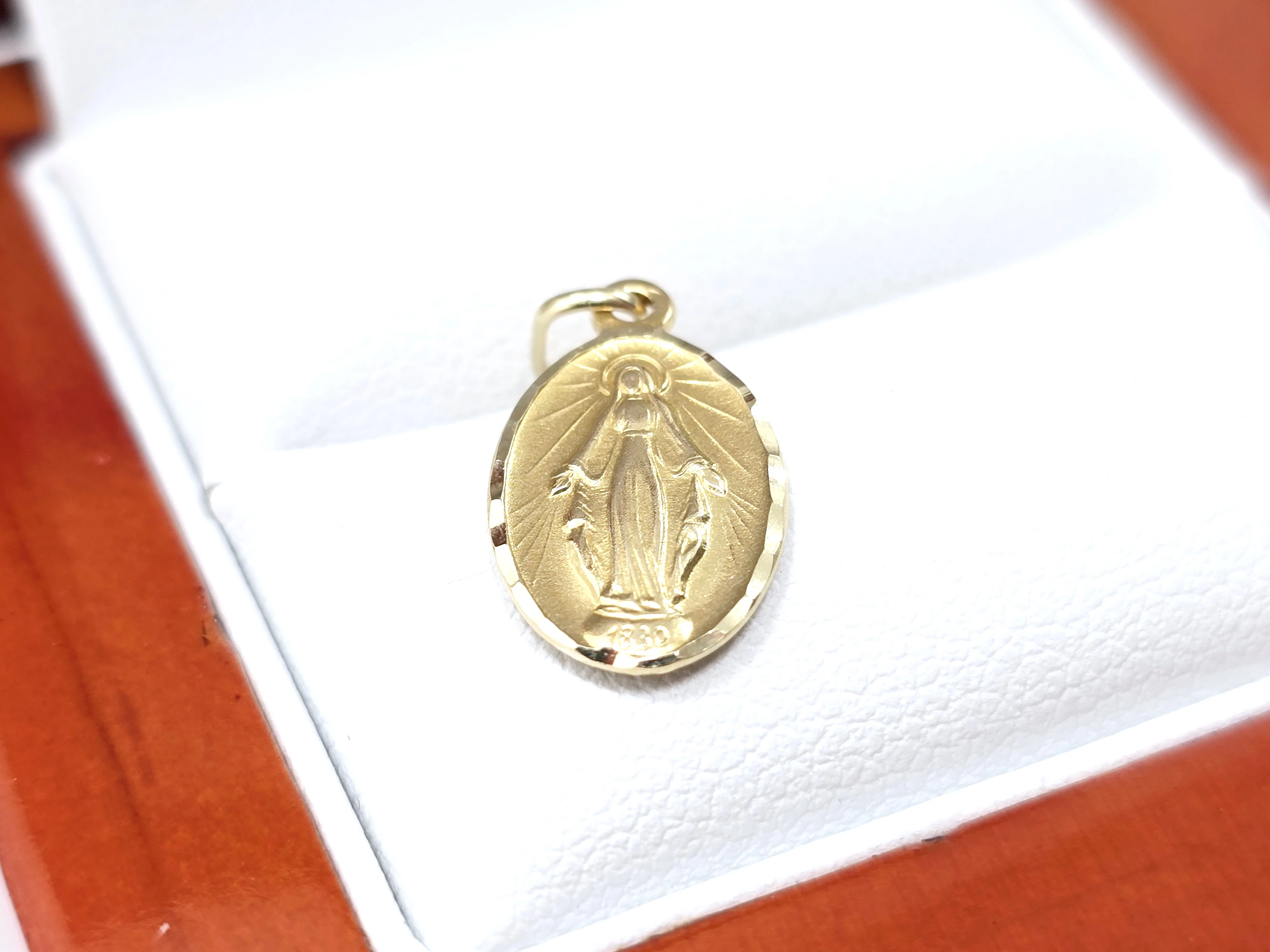 zlota-zawieszka-matka-boska-585-089g-cechy-207006-4