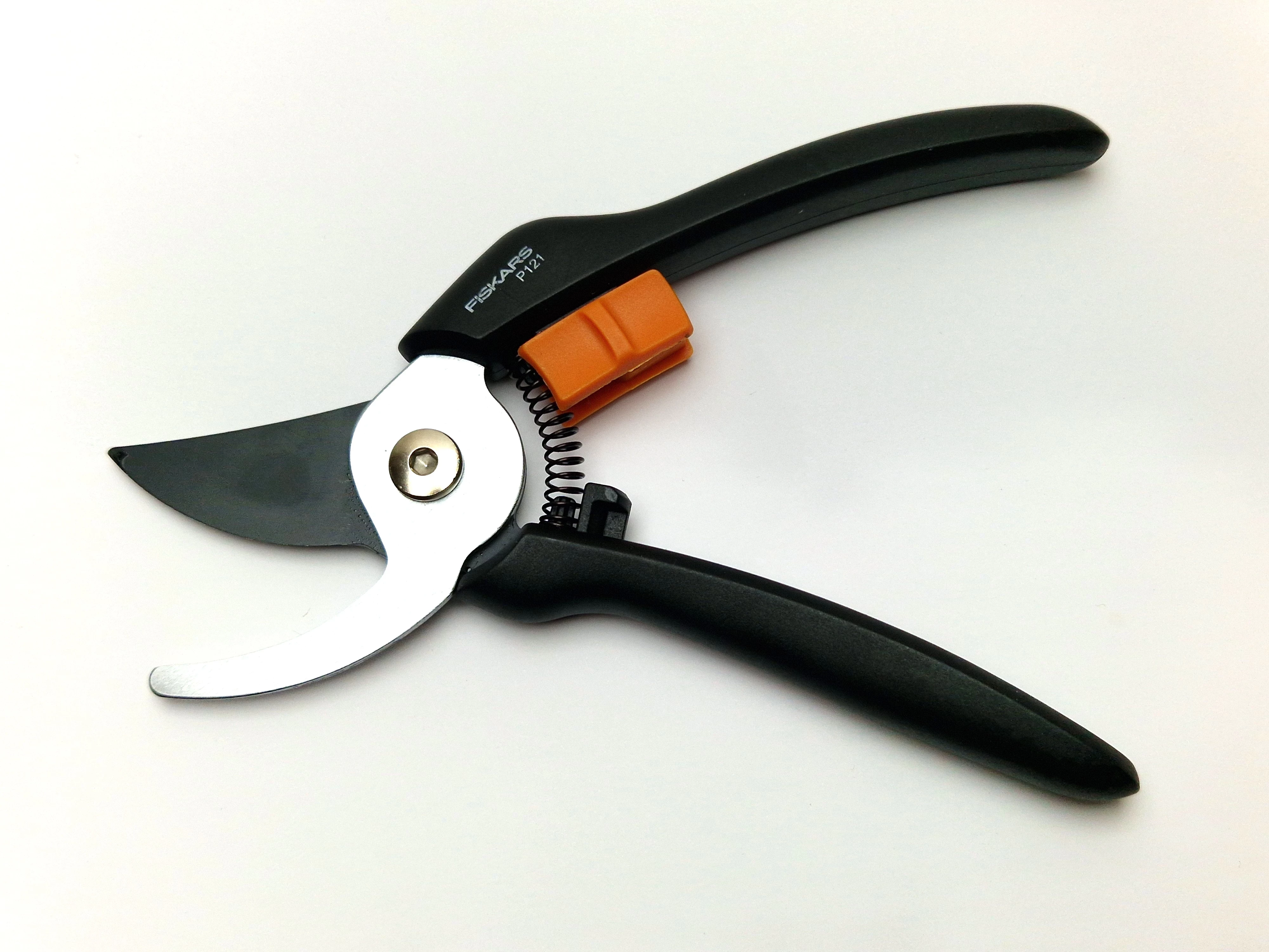 sekator-fiskars-p121-kod-producenta-5907190501742