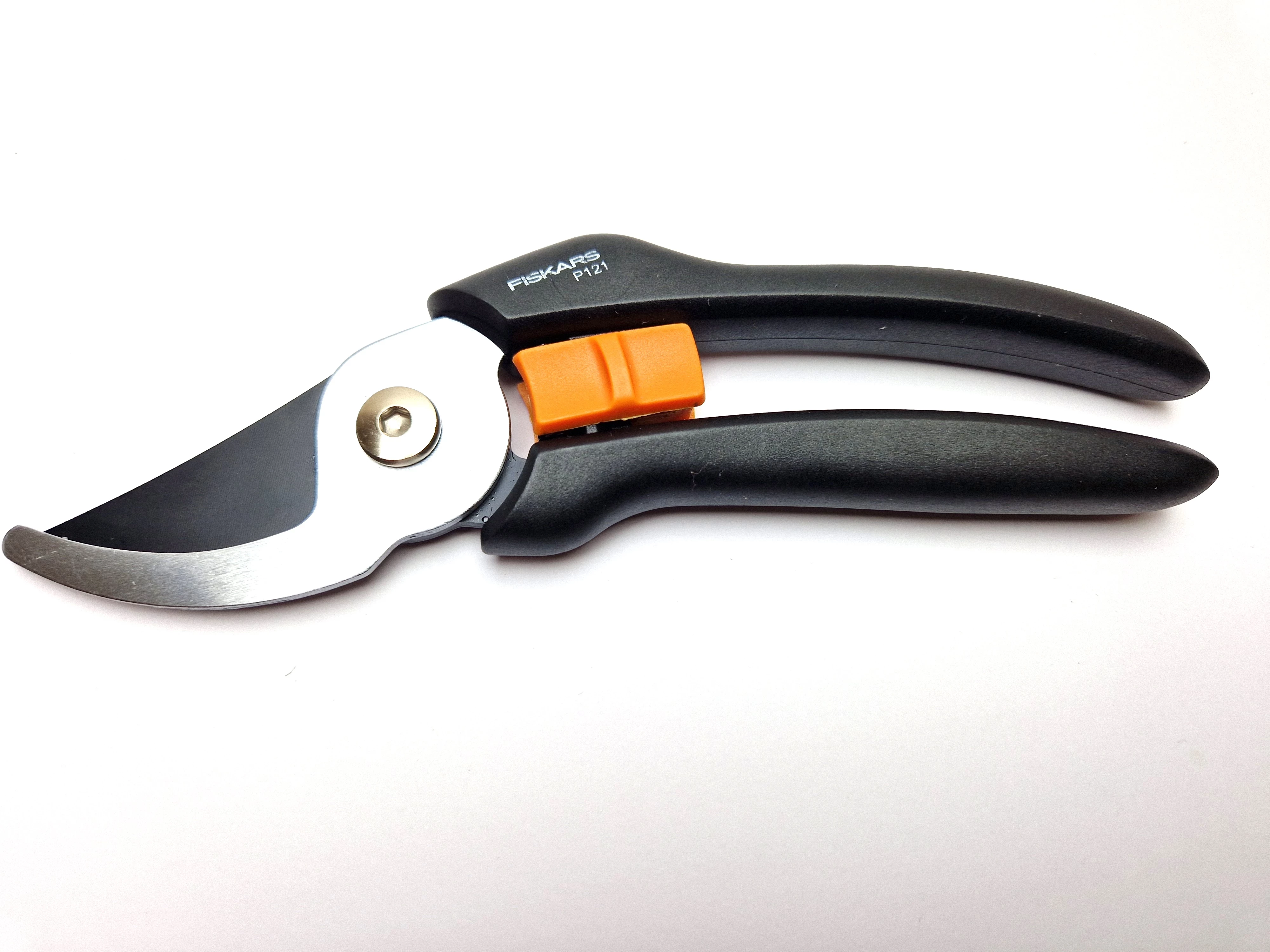 sekator-fiskars-p121-kosciuszki-34-trzcianka