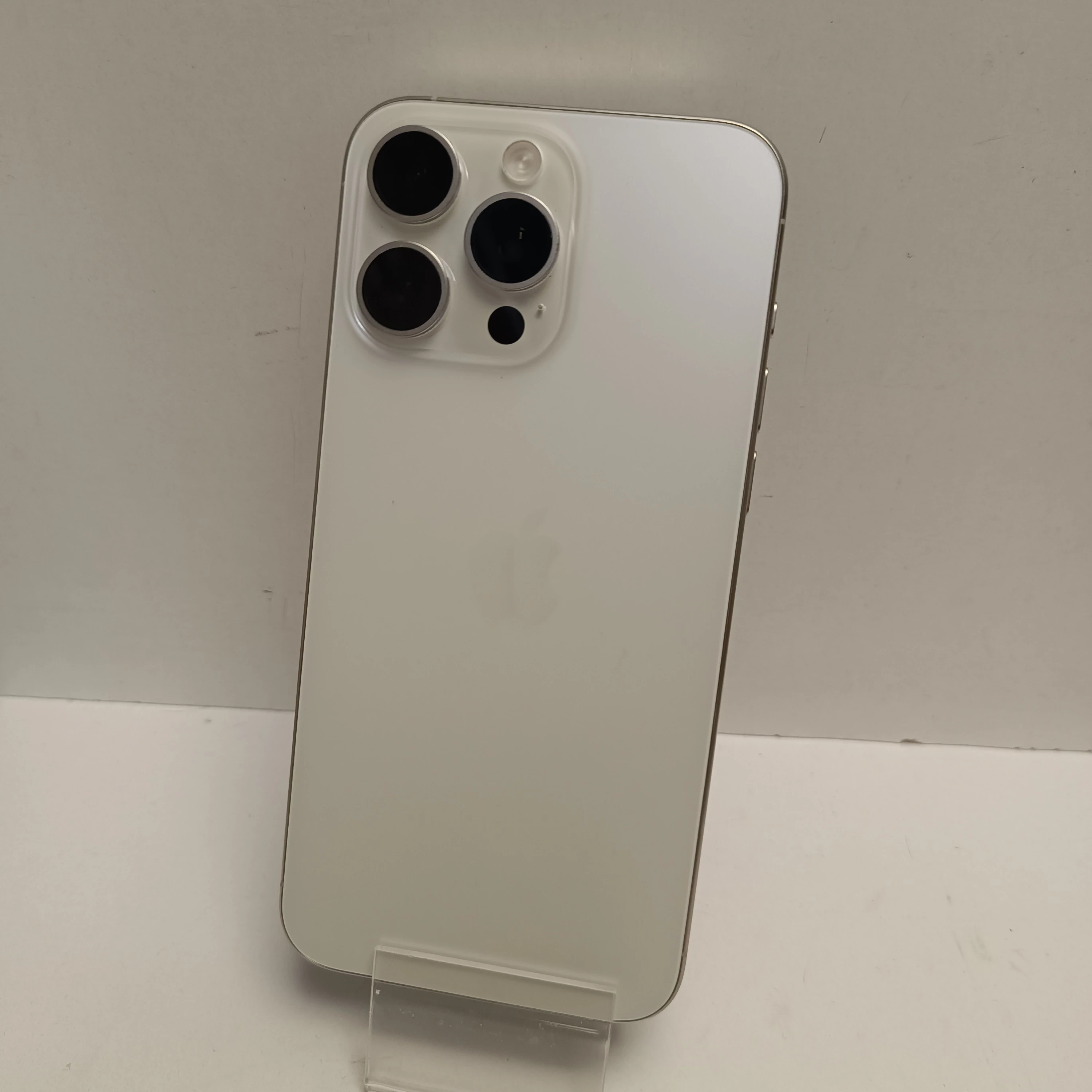 smartfon-apple-iphone-15-pro-max-8256-gb-5g-bialy-bateria-86-przekatna-ekranu-670