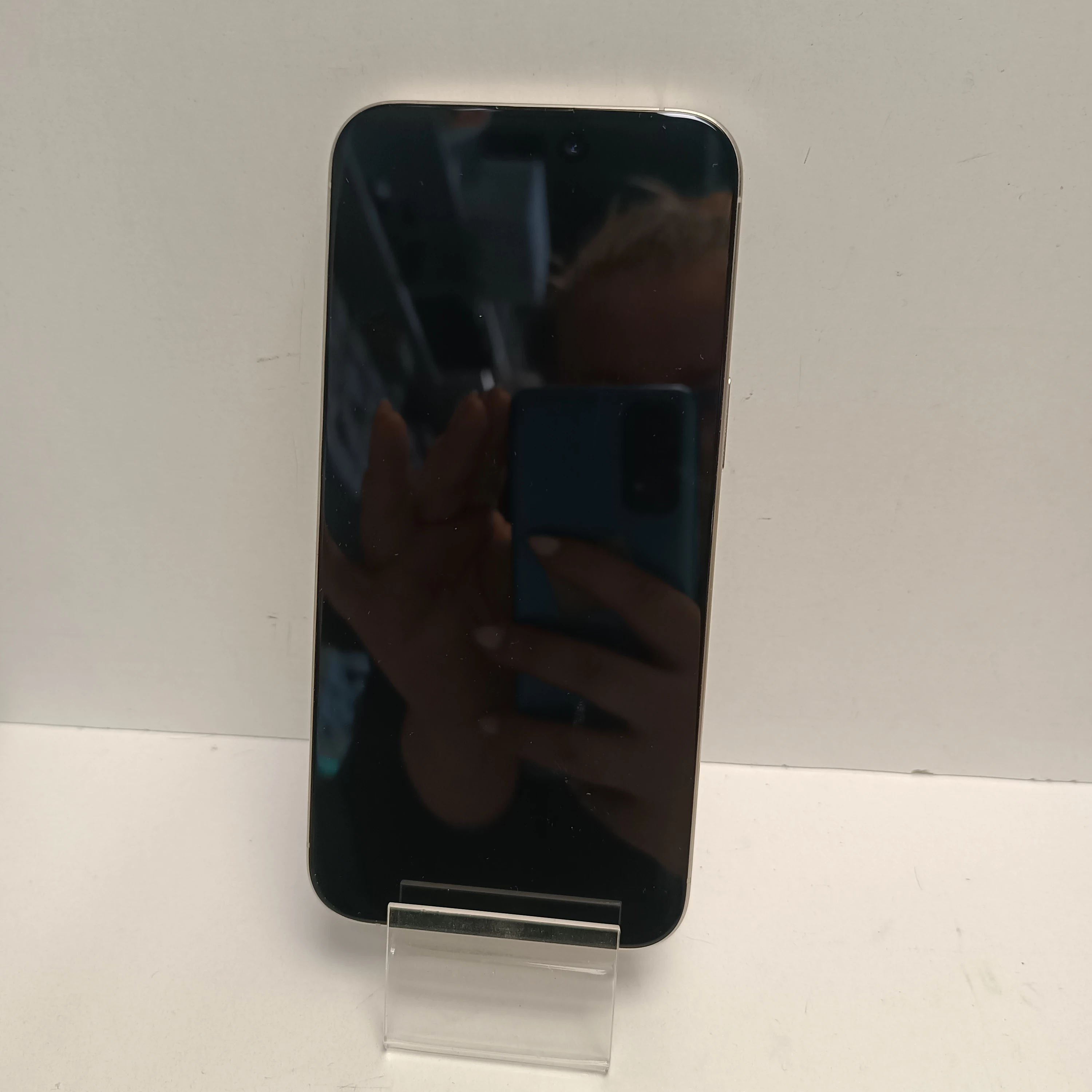 smartfon-apple-iphone-15-pro-max-8256-gb-5g-bialy-bateria-86-kod-producenta-mu783sxa