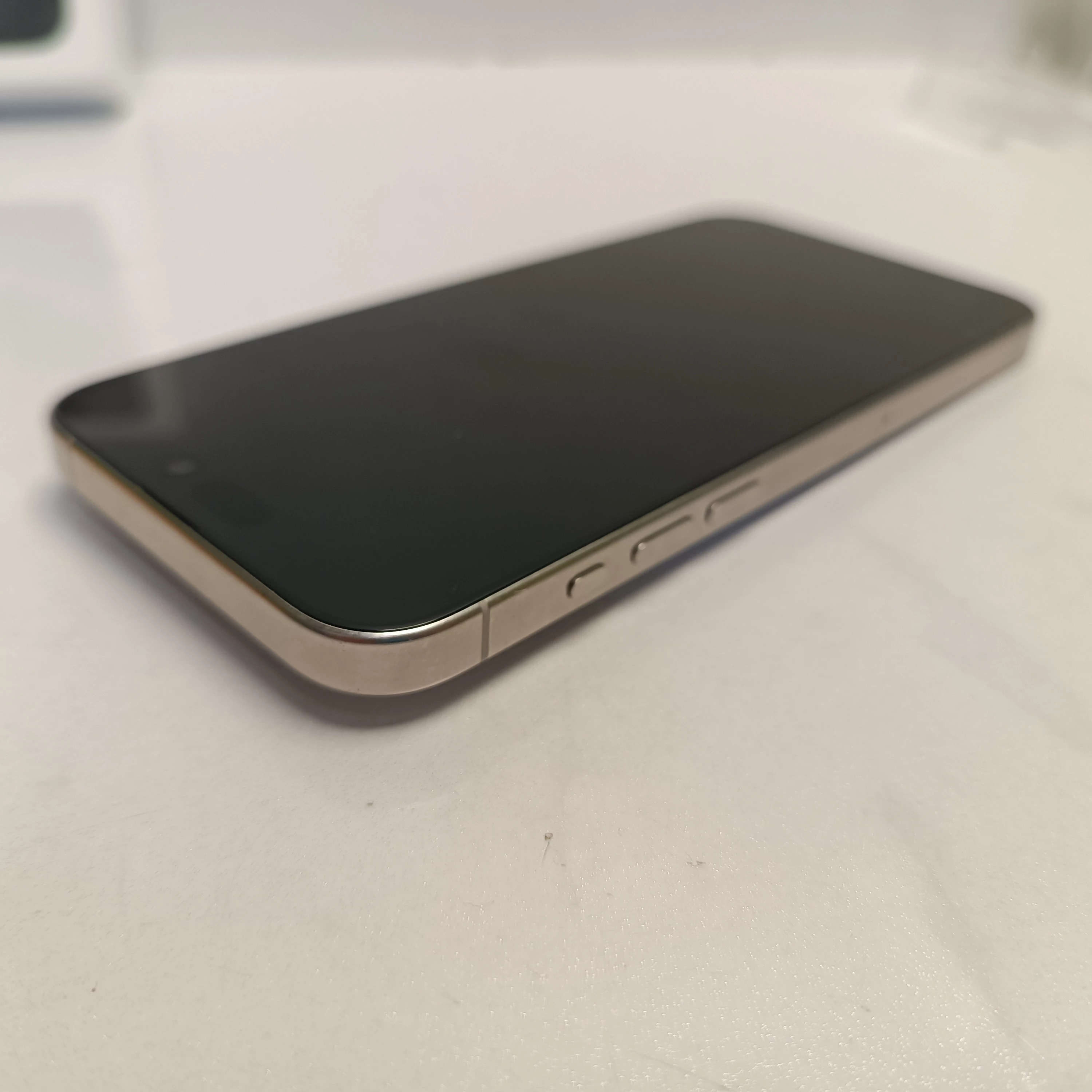 smartfon-apple-iphone-15-pro-max-8256-gb-5g-bialy-bateria-86-opcje-sim-202821-315514