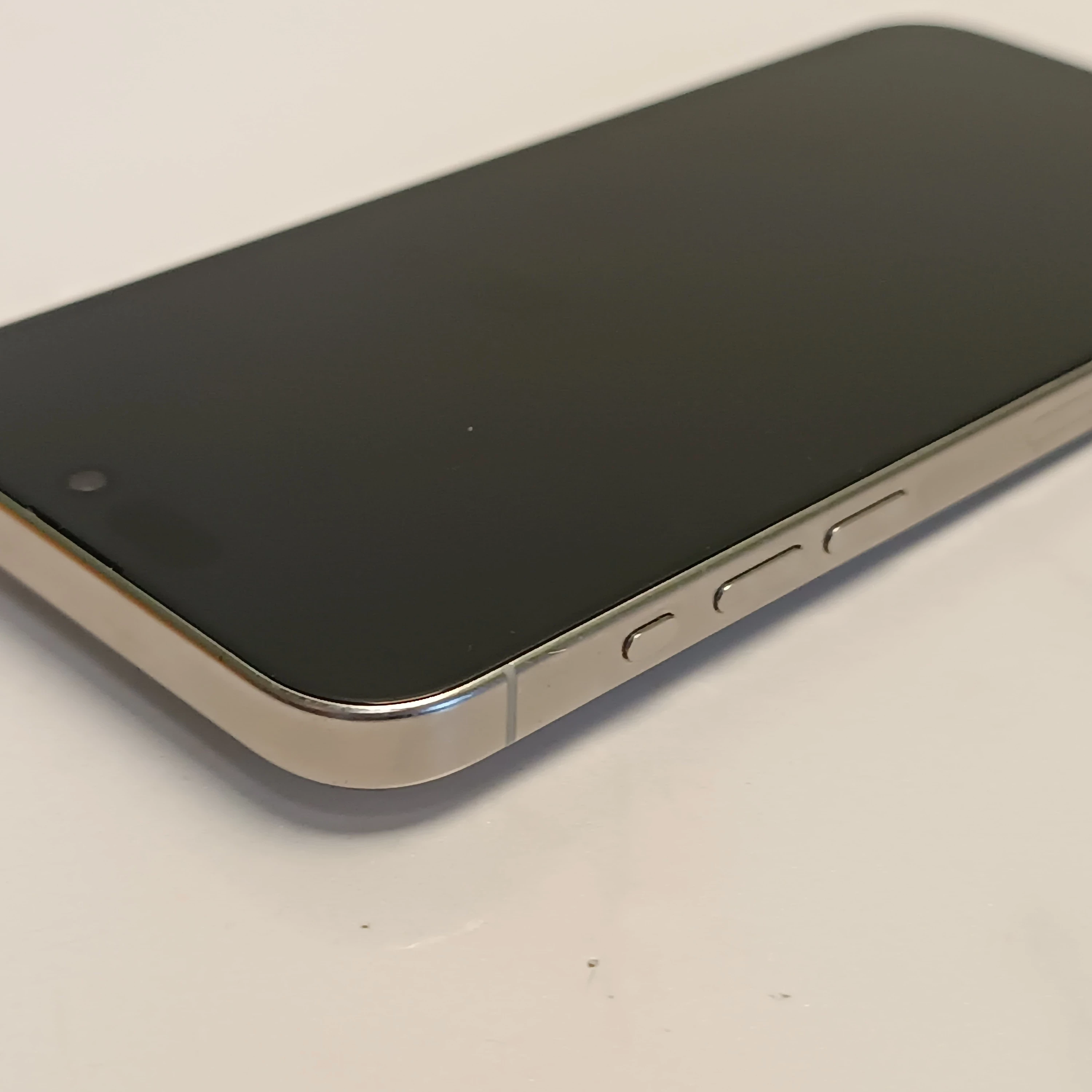 smartfon-apple-iphone-15-pro-max-8256-gb-5g-bialy-bateria-86-model-telefonu-246737-1782159