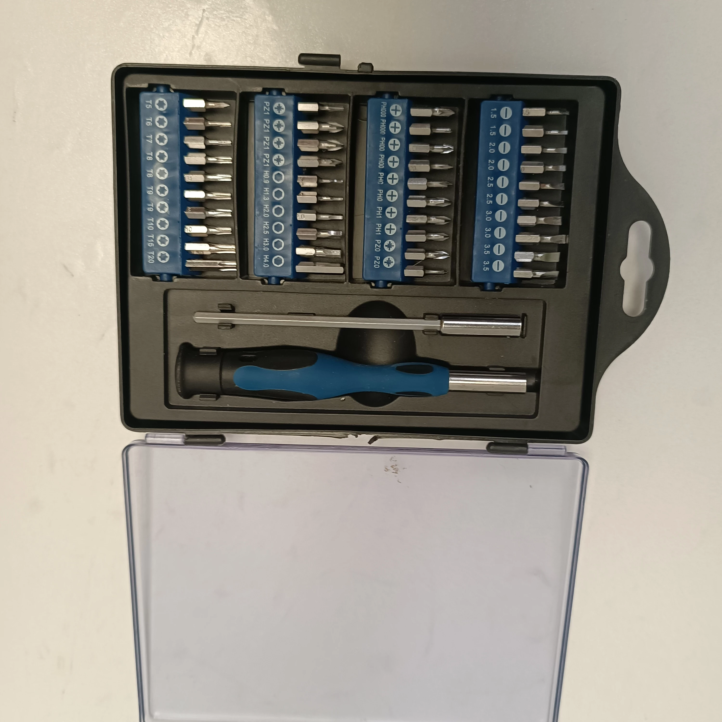 zestaw-bitow-precyzyjnych-z-wkretakiem-typ-grotu-25109-131072