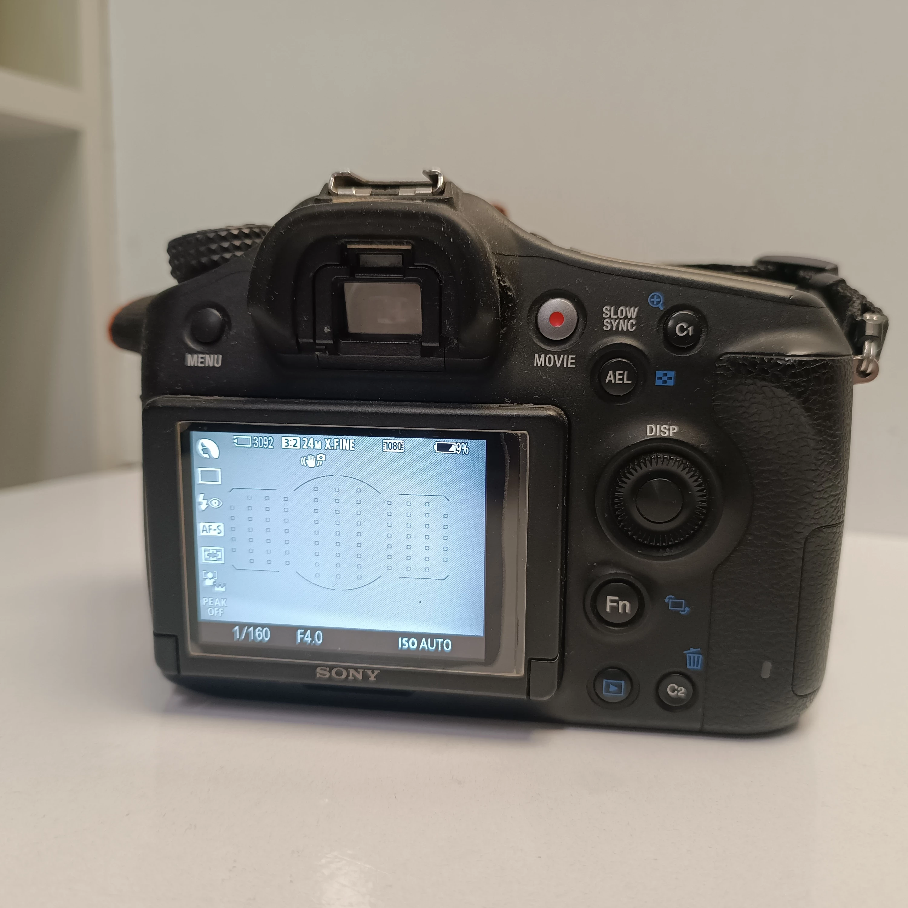 lustrzanka-cyfrowa-sony-alpha-68-z-obiektywem-tamron-17-50mm-f28-sp-marka-248811-1940277