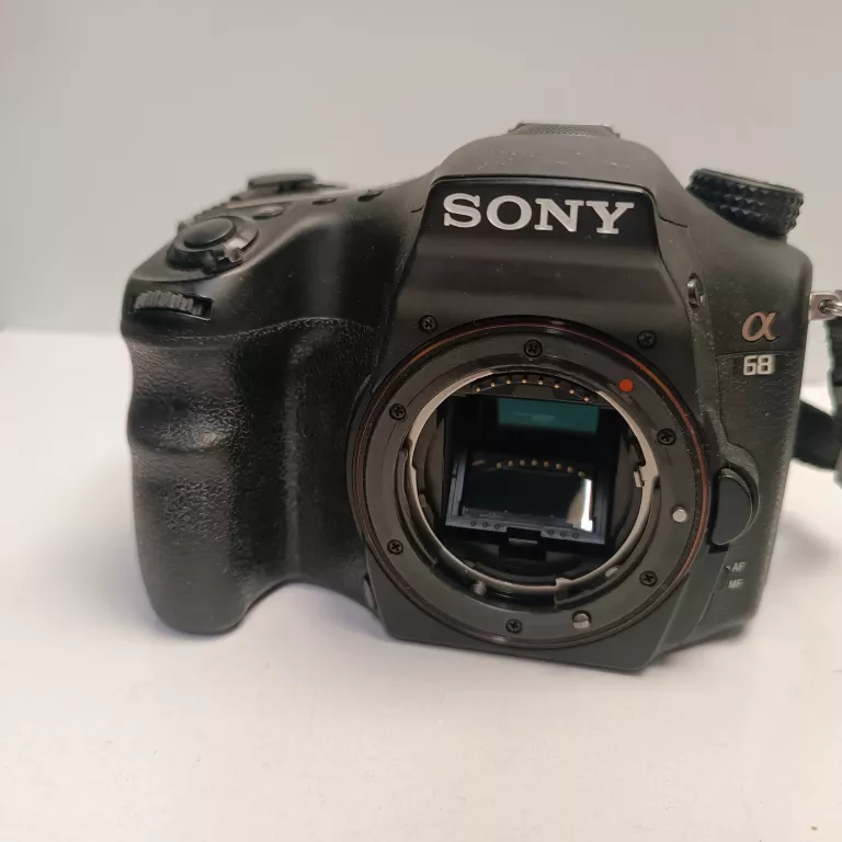 lustrzanka-cyfrowa-sony-alpha-68-z-obiektywem-tamron-17-50mm-f28-sp-stan-11323-2