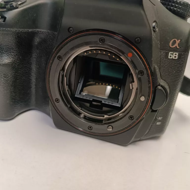 lustrzanka-cyfrowa-sony-alpha-68-z-obiektywem-tamron-17-50mm-f28-sp-rozdzielczosc-2480