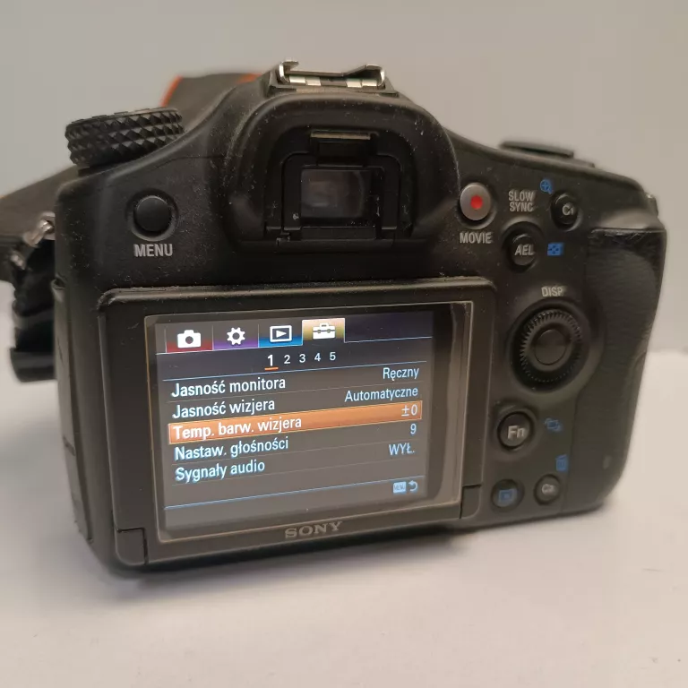 lustrzanka-cyfrowa-sony-alpha-68-z-obiektywem-tamron-17-50mm-f28-sp-przekatna-ekranu-270