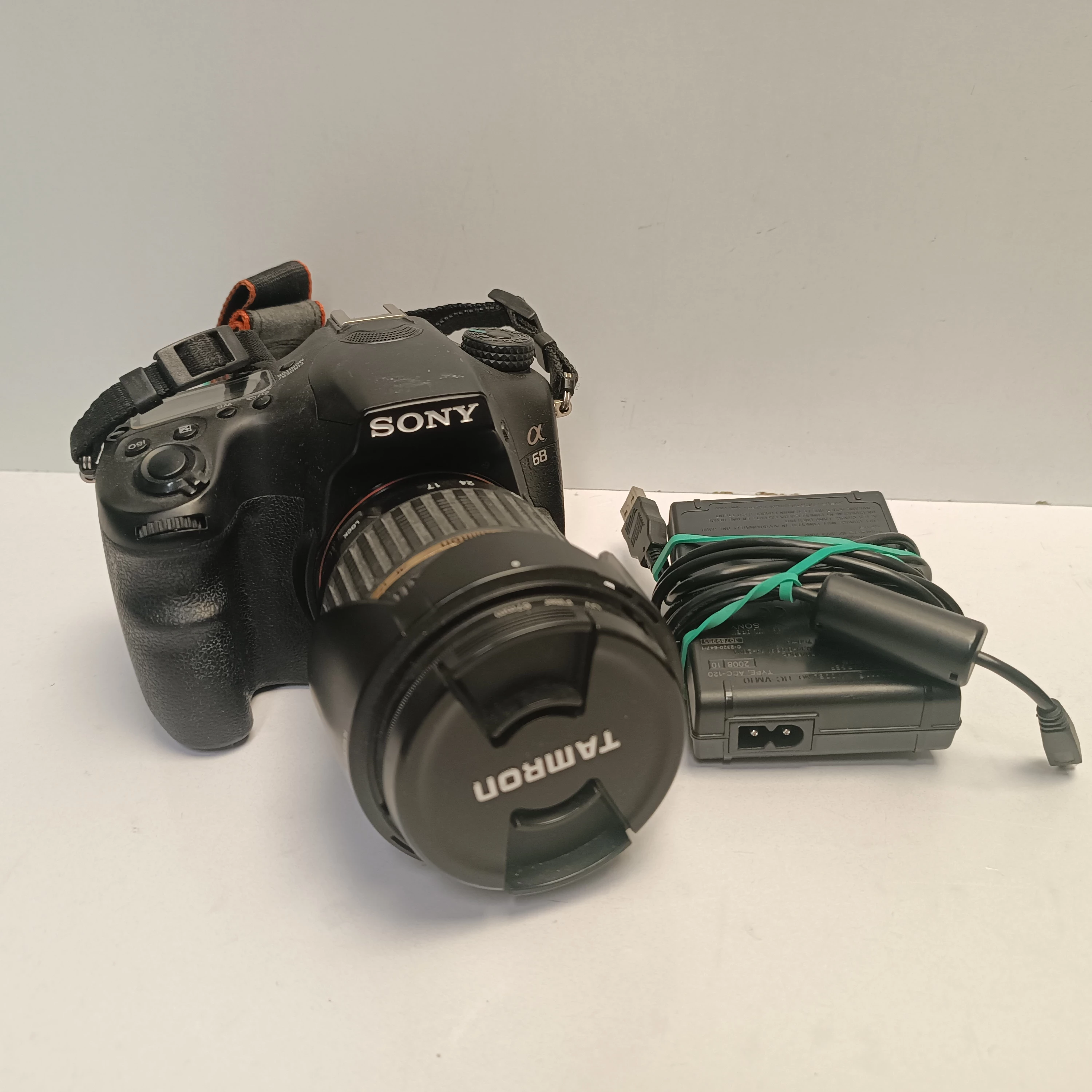 lustrzanka-cyfrowa-sony-alpha-68-z-obiektywem-tamron-17-50mm-f28-sp-osiedle-teatralne-3u15-krakow