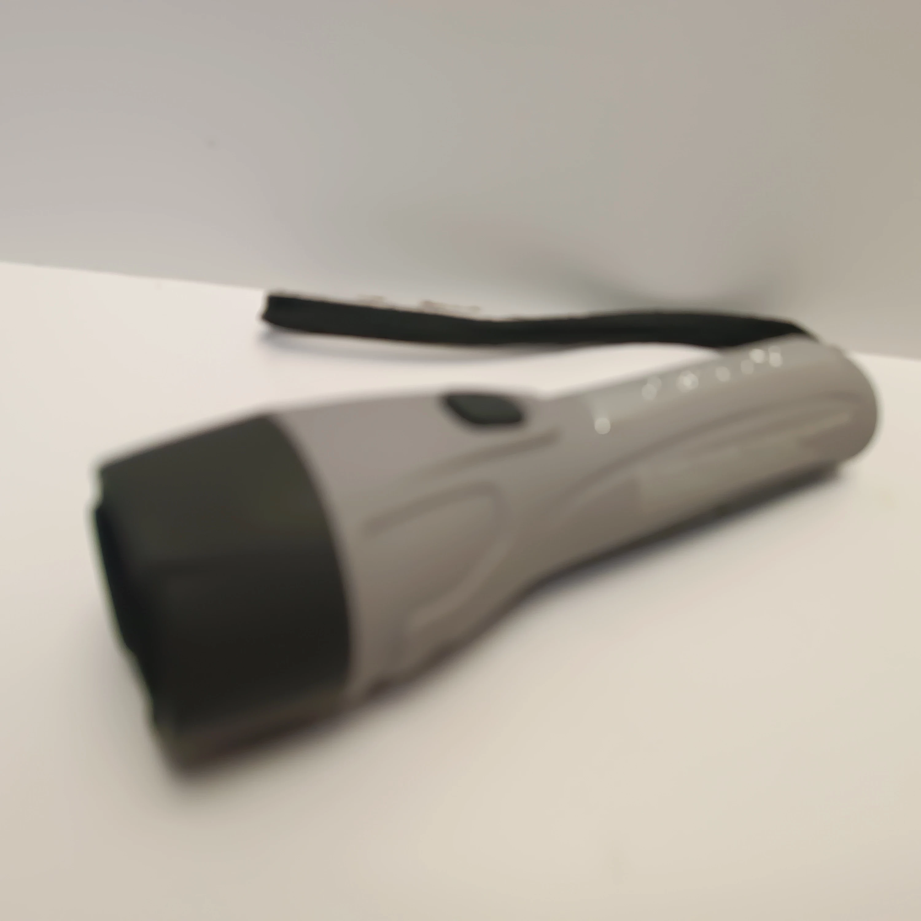 latarka-na-baterie-led-szara-casalux-rodzaj-208302-235726