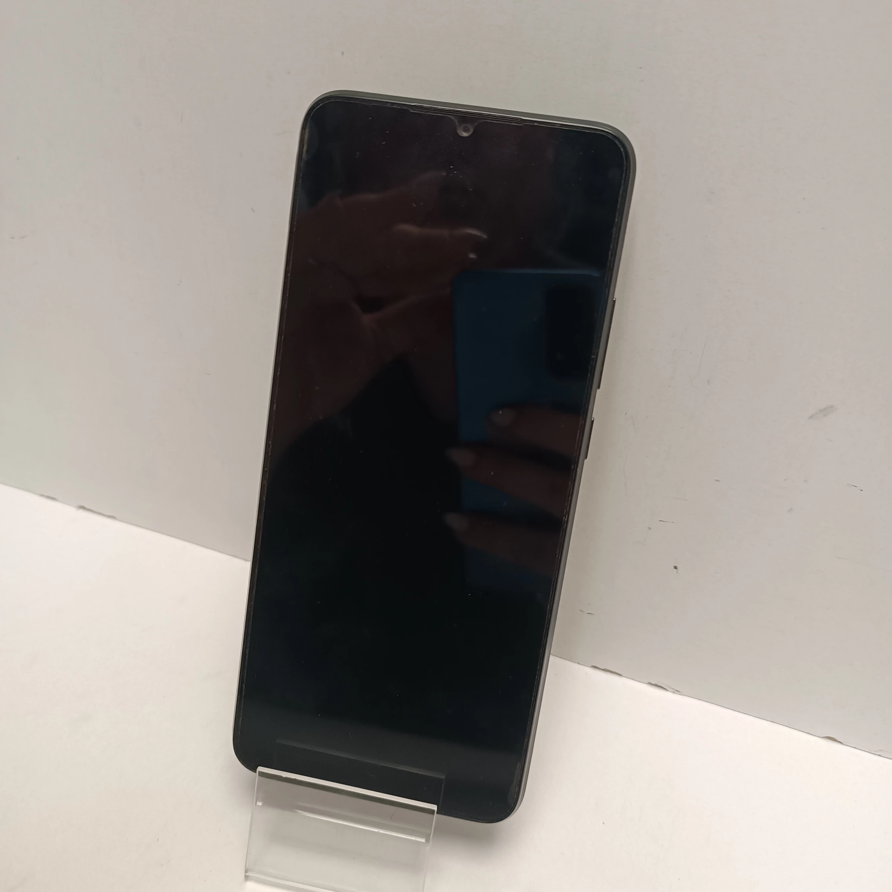 telefon-xiaomi-redmi-10c-464gb-pekniete-szklo-na-tylnim-aparacie-typ-202685-212929