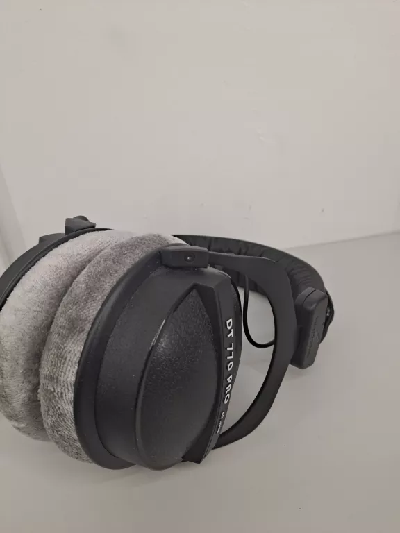 sluchawki-przewodowe-beyerdynamic-dt770-pro-250ohm-pudelko-ean-gtin-4010118001970