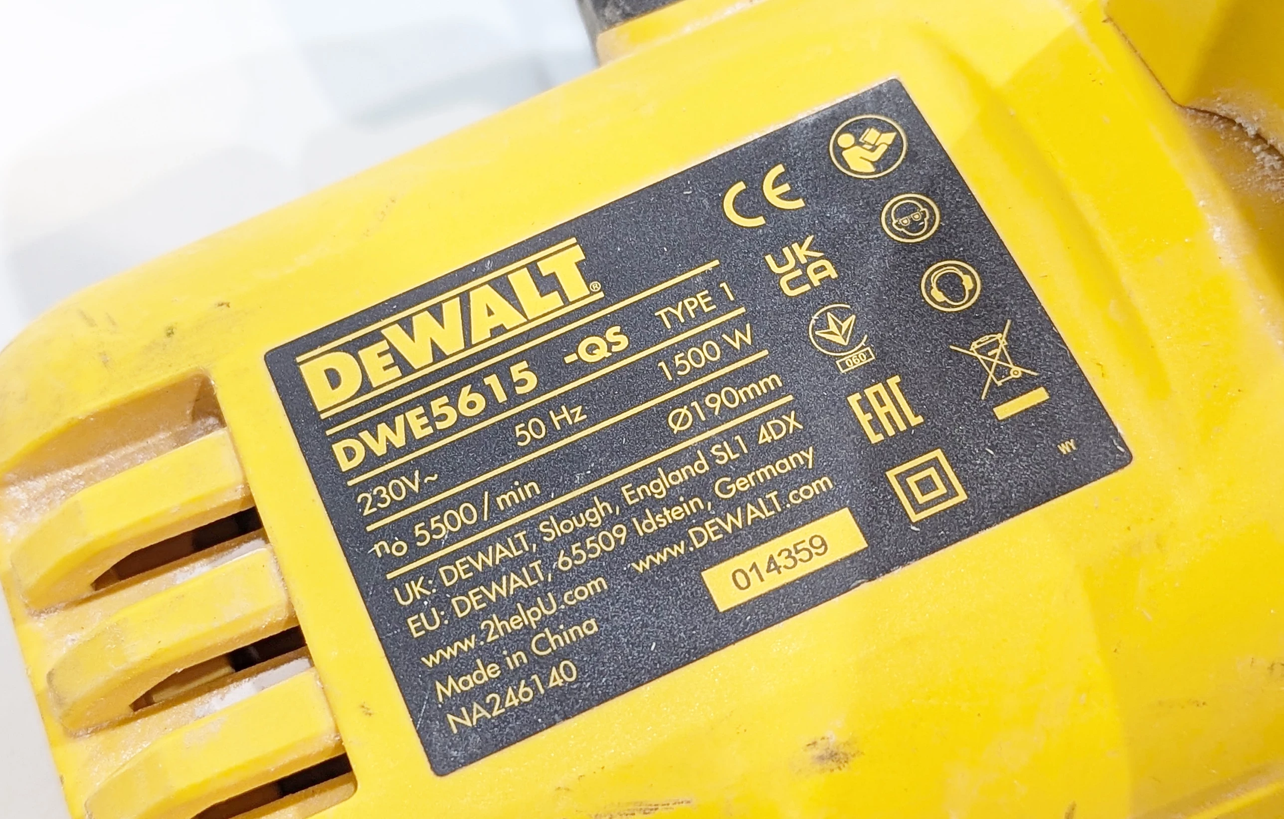 pilarka-tarczowa-dewalt-dwe5615-kod-producenta-dwe5615-qs