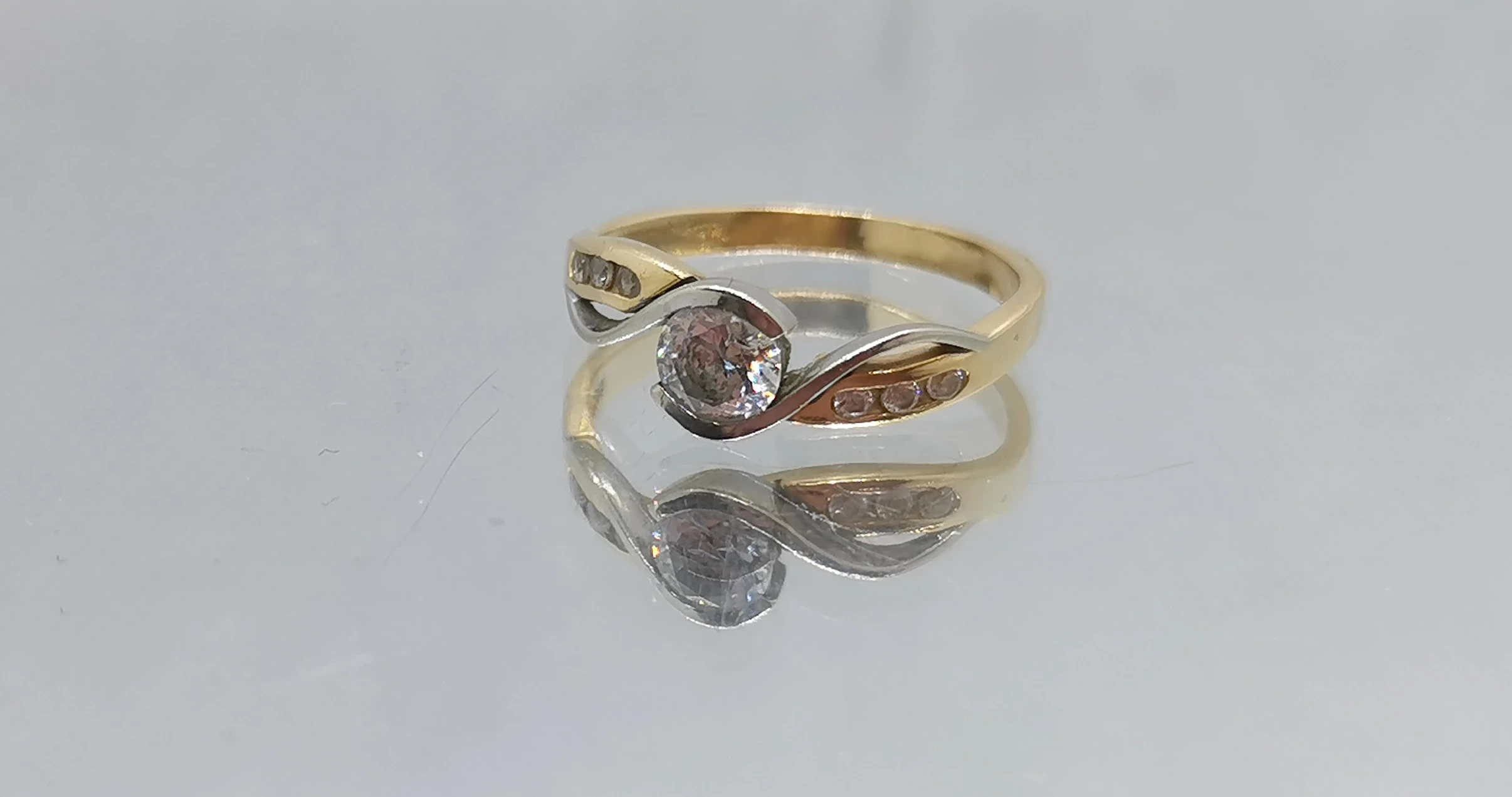 zloty-pierscionek-z-cyrkoniami-277g-585-gen-augusta-emila-fieldorfa-nila-2c-ostroleka