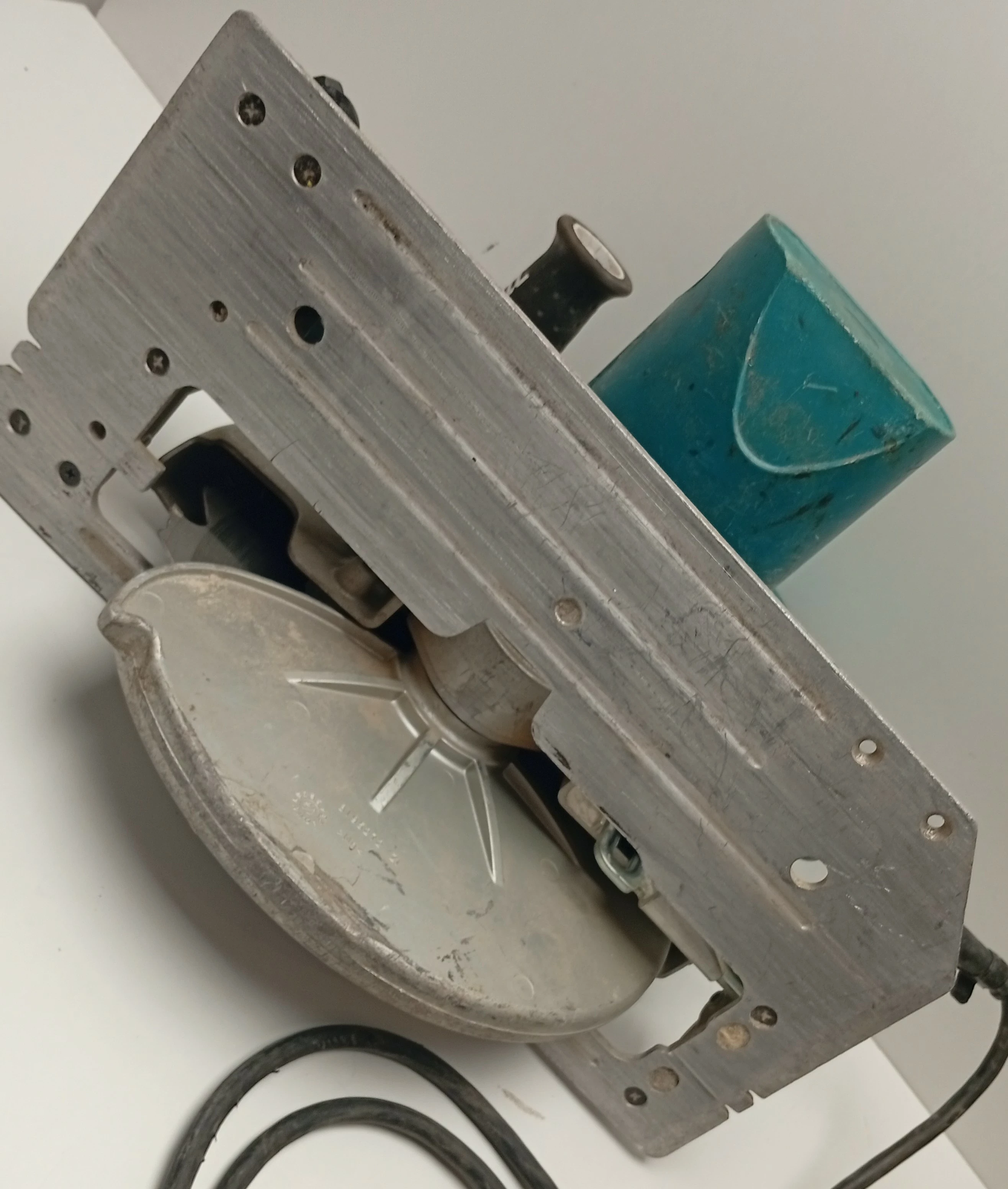 pilarka-tarczowa-makita-hs0600-srednica-otworu-pily-3000