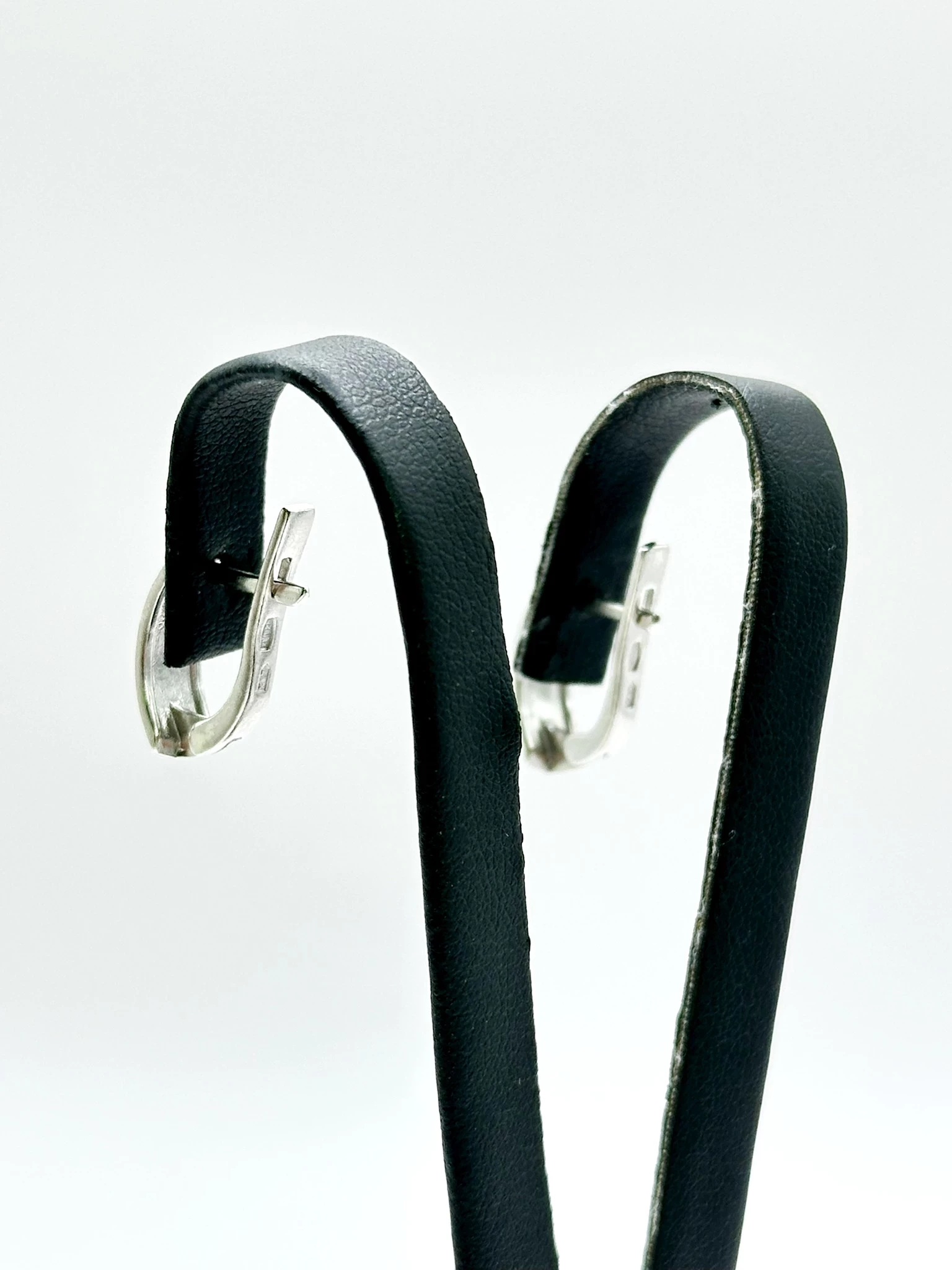 sd258-wygodne-damskie-kolczyki-ze-srebra-925-z-zielona-emalia-rodzaj-2205-16