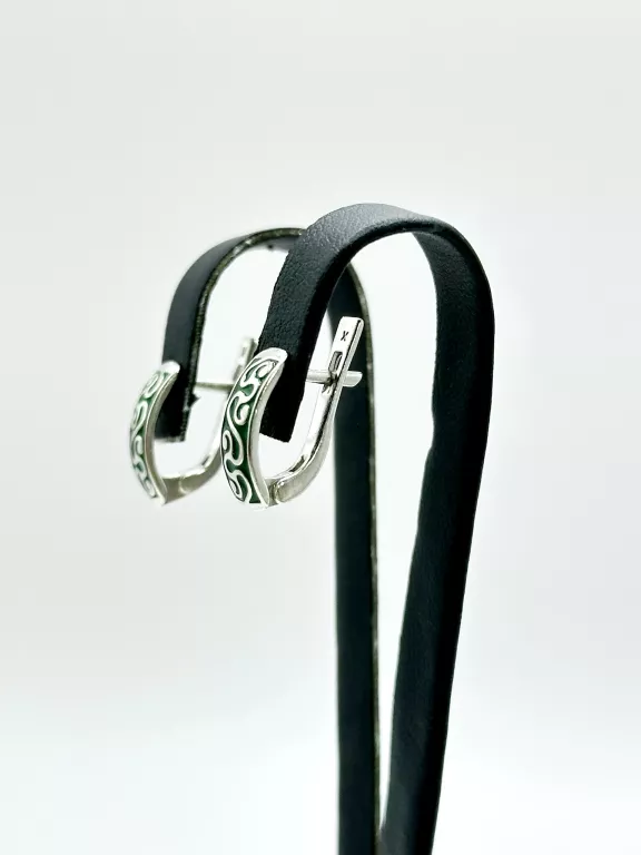 sd258-wygodne-damskie-kolczyki-ze-srebra-925-z-zielona-emalia-stan-11323-2