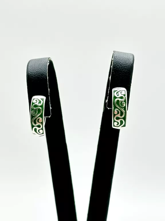 sd258-wygodne-damskie-kolczyki-ze-srebra-925-z-zielona-emalia-plac-3-maja-6-sj-luban-kamp