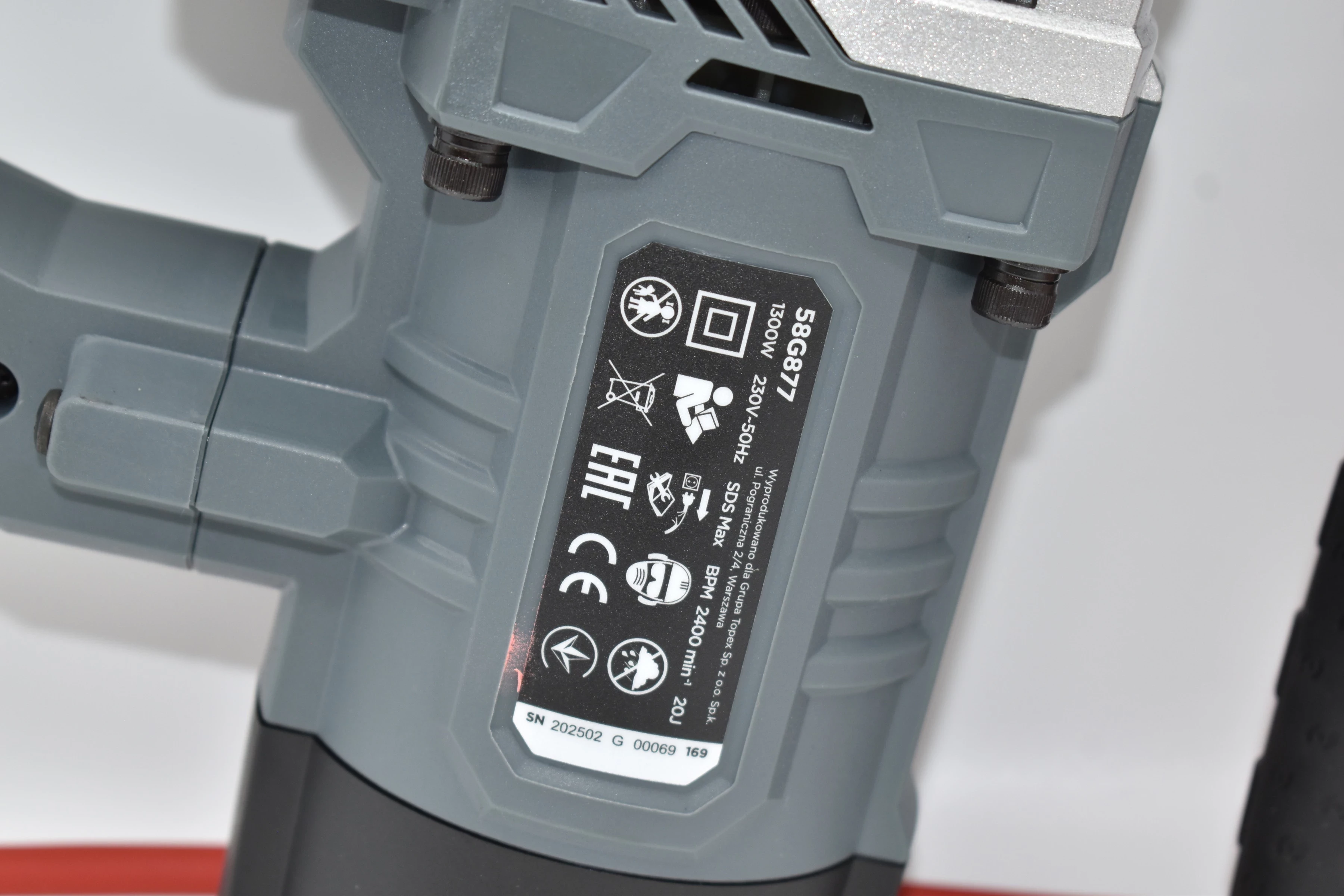 mlot-wyburzeniowy-sds-max-1300w-walizka-58g877-graphite-energia-udaru-2000