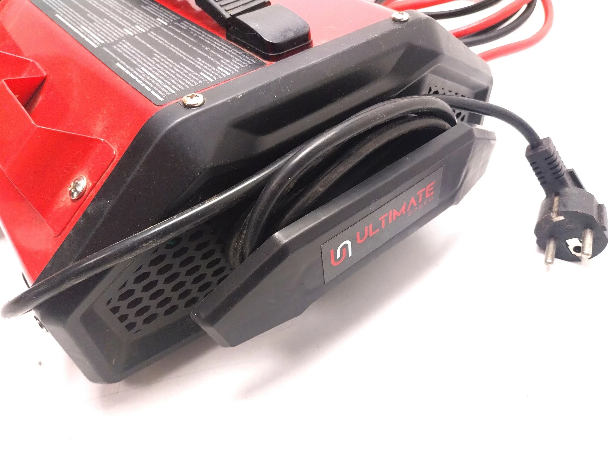 prostownik-samochodowy-ultimate-speed-ulg-17-a1-6v12v-zawiera-baterie-250685-2006717