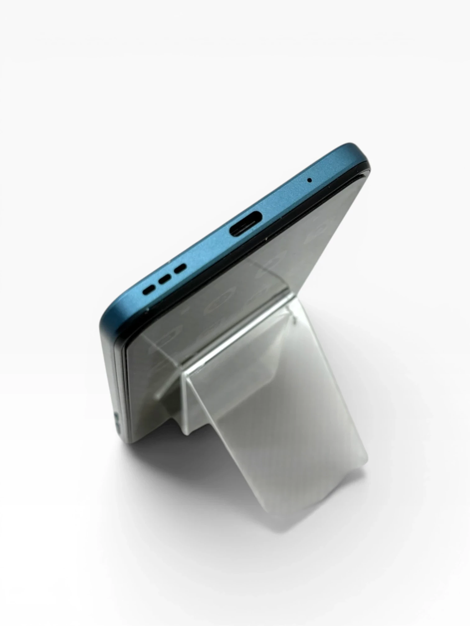 telefon-motorola-moto-e13-642gb-kod-producenta-paxt0020pl