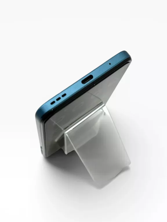 telefon-motorola-moto-e13-642gb-kod-producenta-paxt0020pl