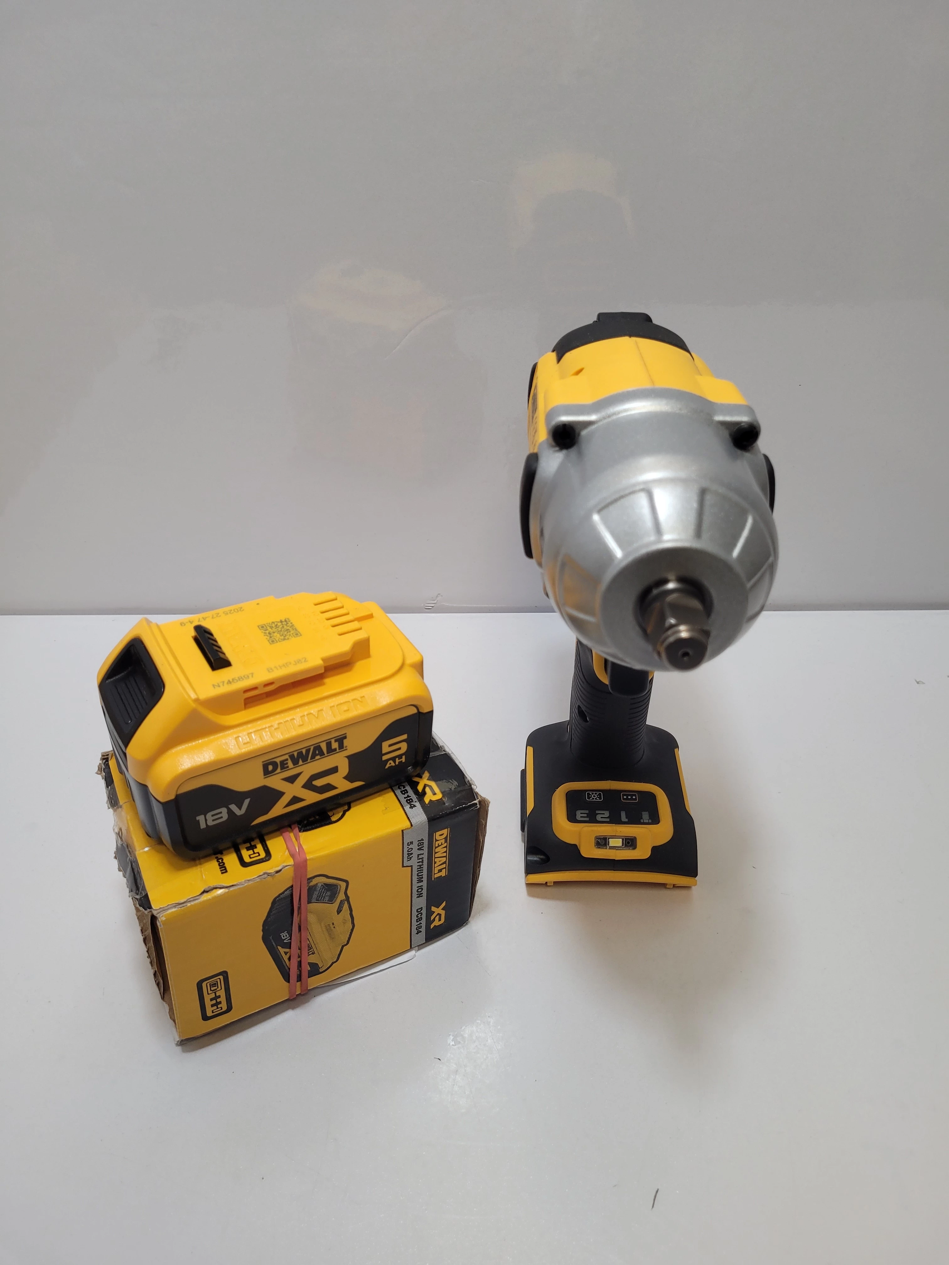 klucz-udarowy-dewalt-dcf900-2-aku-osiedle-kombatantow-7c-krakow