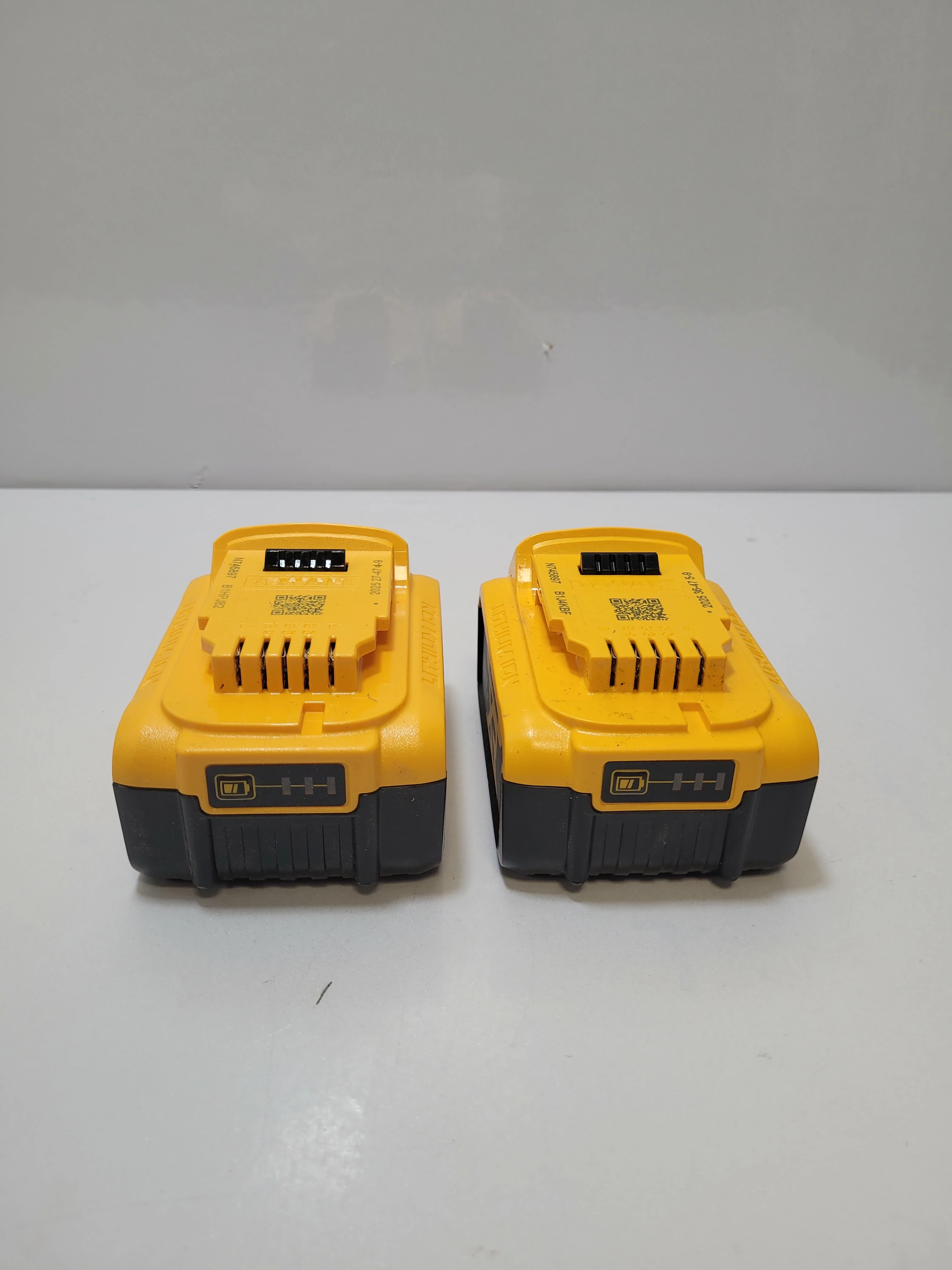 klucz-udarowy-dewalt-dcf900-2-aku-pojemnosc-akumulatora-500