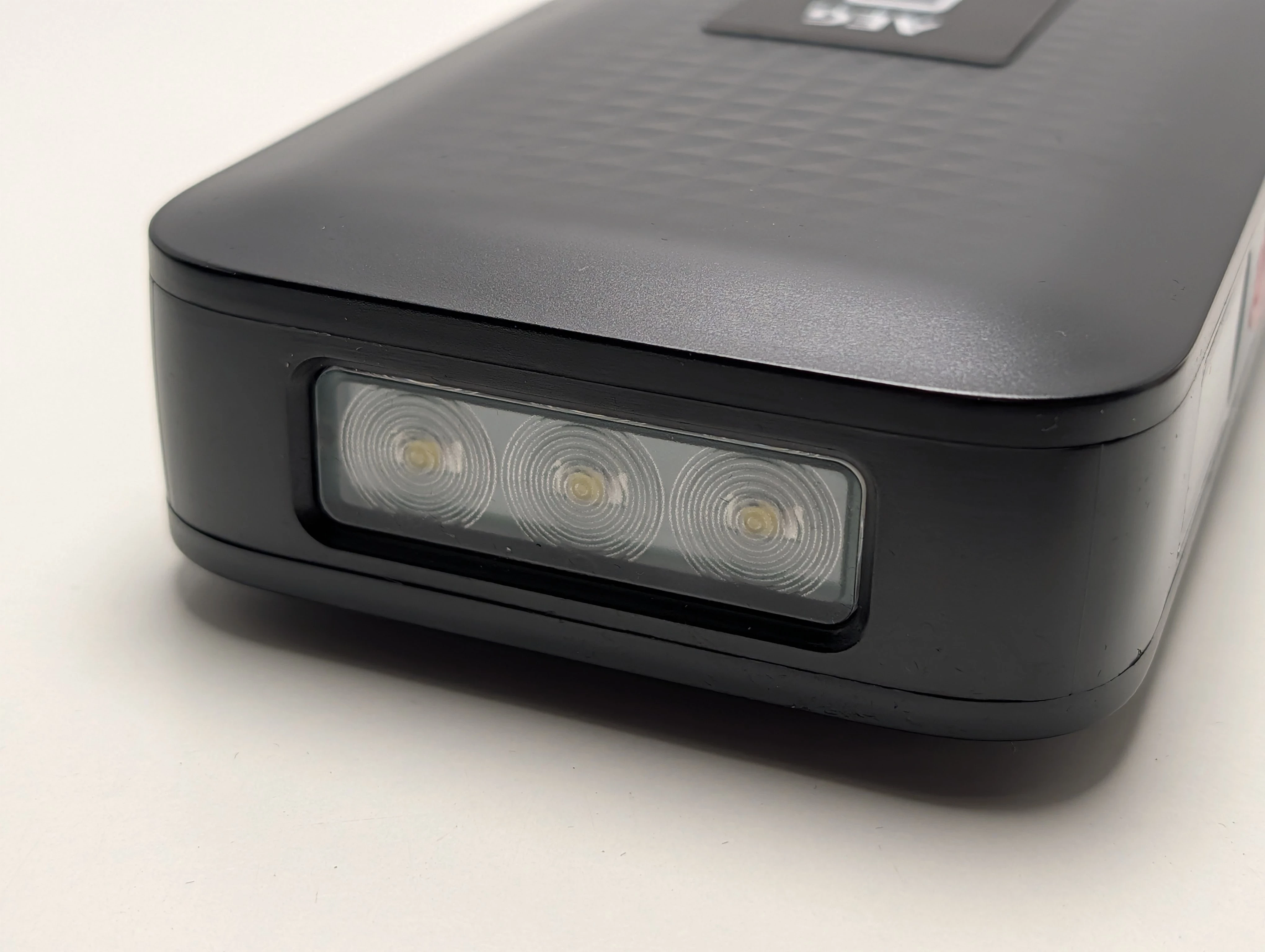 urzadzenie-rozruchowe-jumpstarter-aeg-js15-igla-kod-producenta-jumpstarter-js15