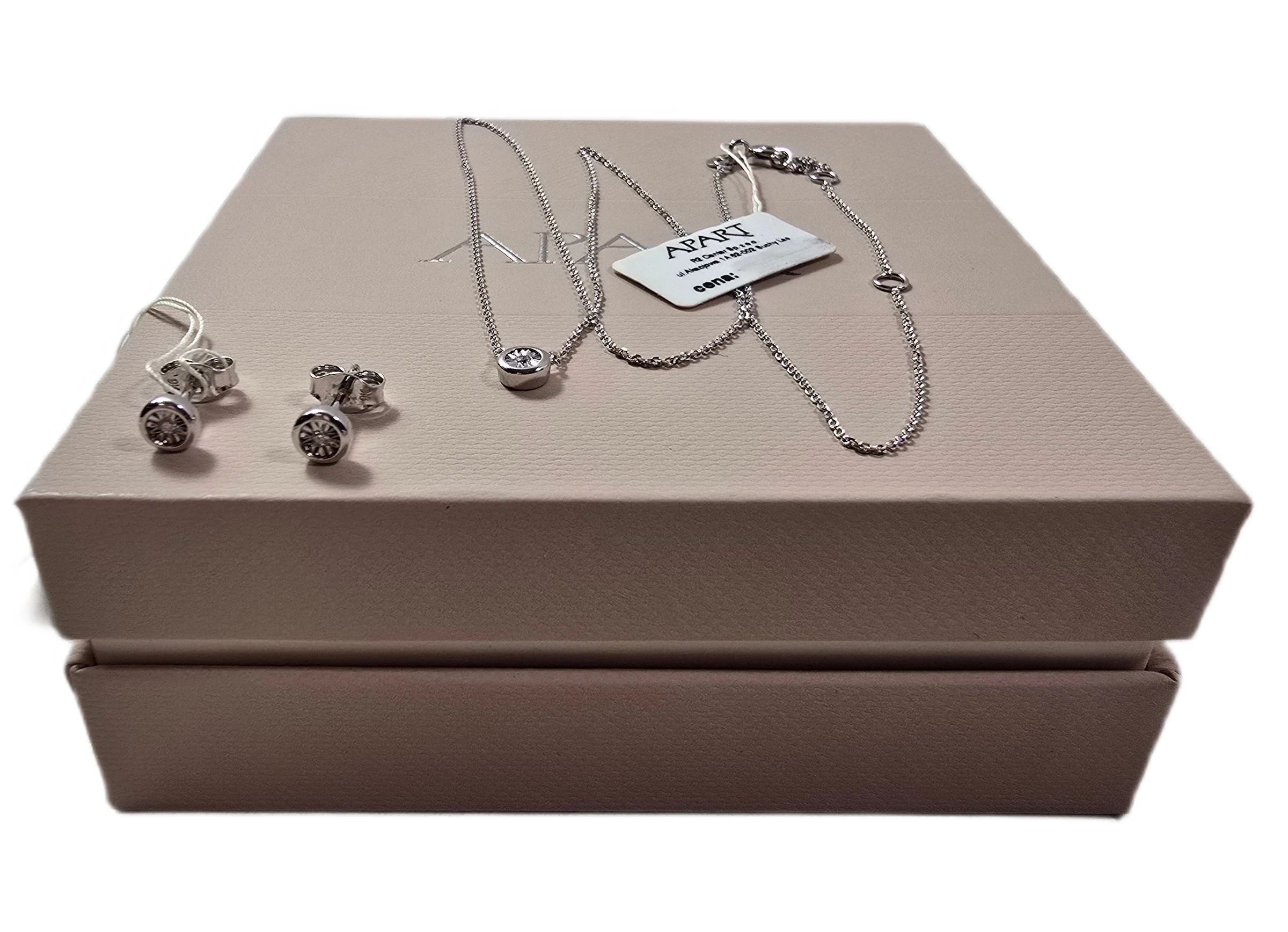 sliczny-komplet-z-bialego-zlota-lancuszek-z-kolczykami-proby-375-material-15835-1