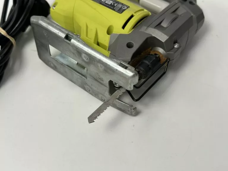 wyrzynarka-ryobi-rjs750-glebokosc-ciecia-w-aluminium-6