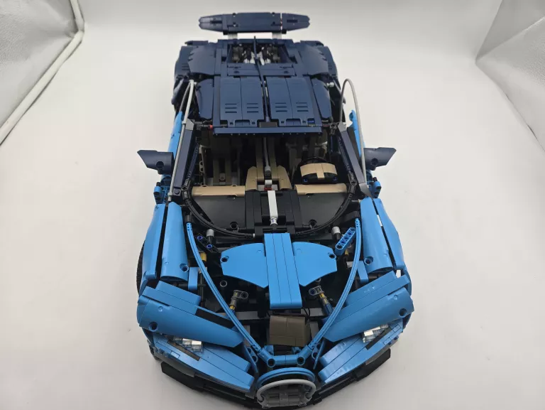 lego-technic-bugatti-chiron-42083-plec-127789-1