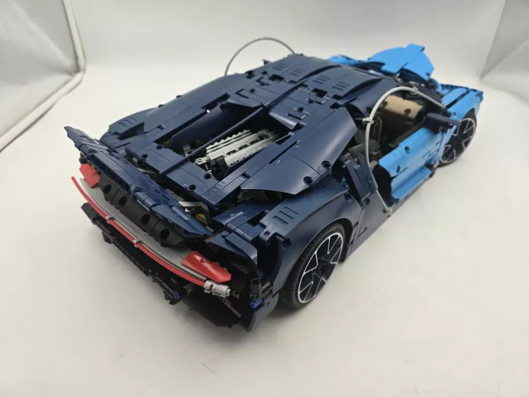 lego-technic-bugatti-chiron-42083-minimalny-wiek-dziecka-250062-1794321