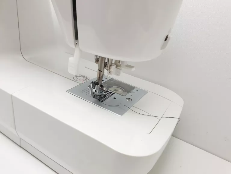maszyna-do-szycia-juki-hzl-357zp-c-komplet-liczba-sciegow-32