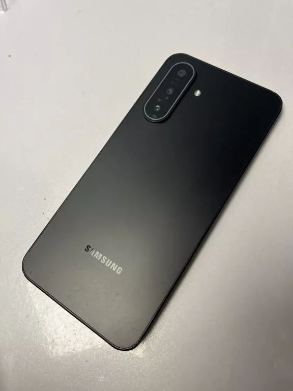 telefon-samsung-galaxy-a17-5g-4128gb-przekatna-ekranu-670