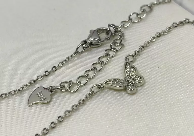 srebrny-naszyjnik-925-z-motylkiem-i-cyrkoniami-delikatny-i-kobiecy-238-dlugosc-calkowita-52