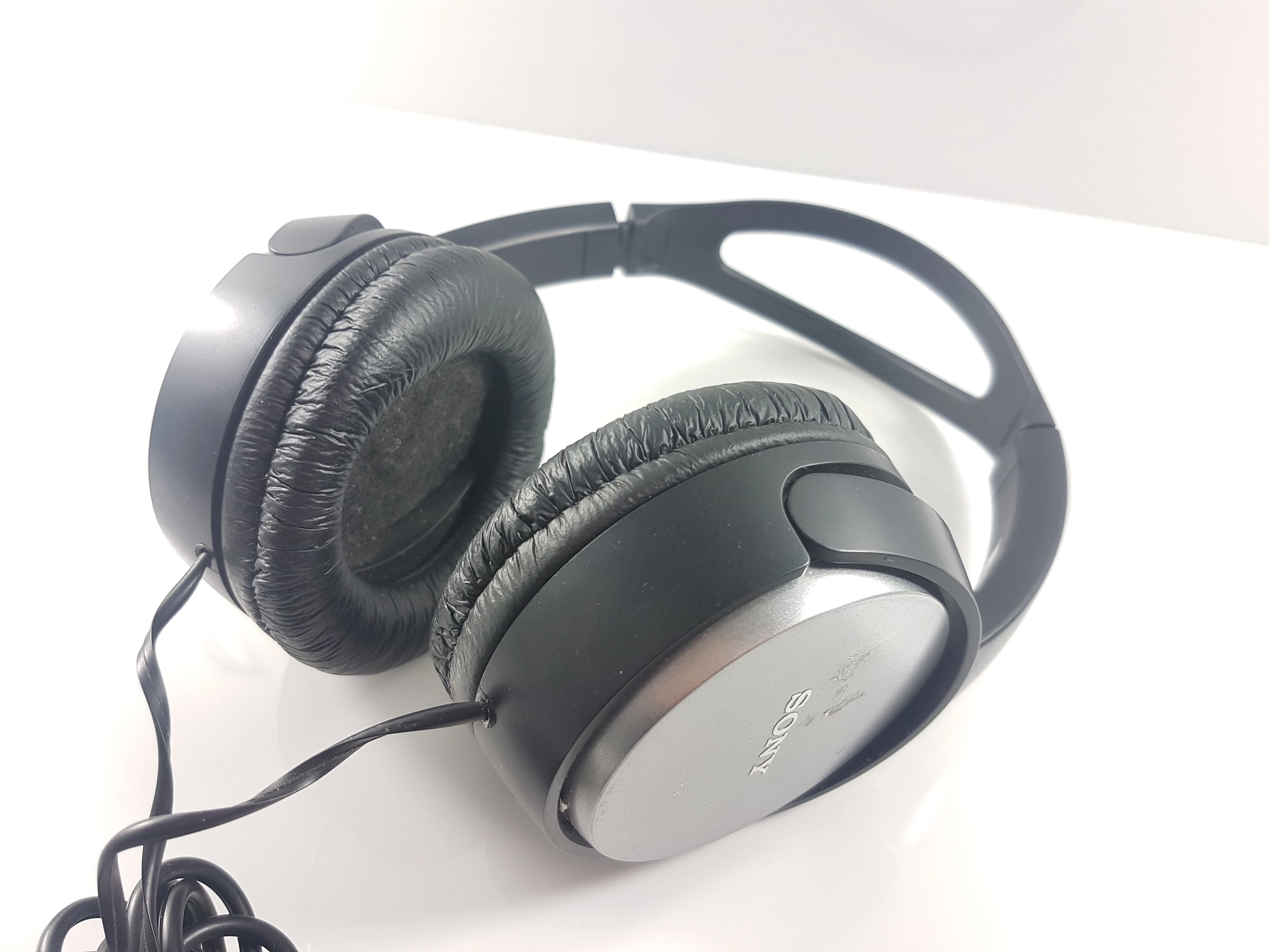 sluchawki-nauszne-sony-mdr-xd150b-stan-11323-2