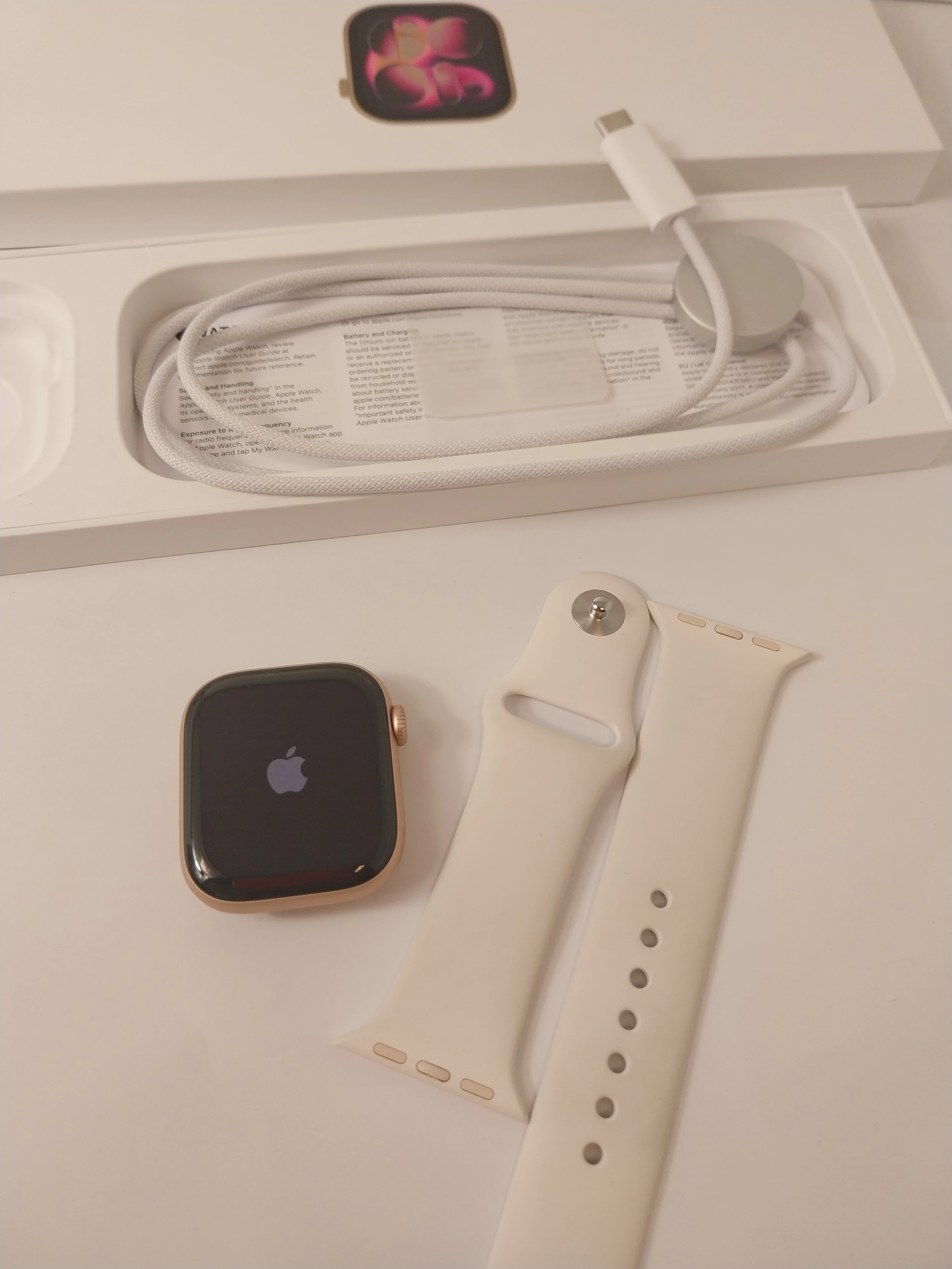 apple-watch-series-11-42mm-rose-gold-ean-gtin-0195950630909