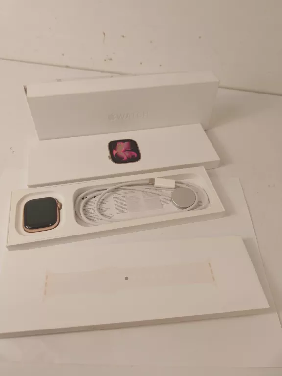 apple-watch-series-11-42mm-rose-gold-szerokosc-koperty-3600