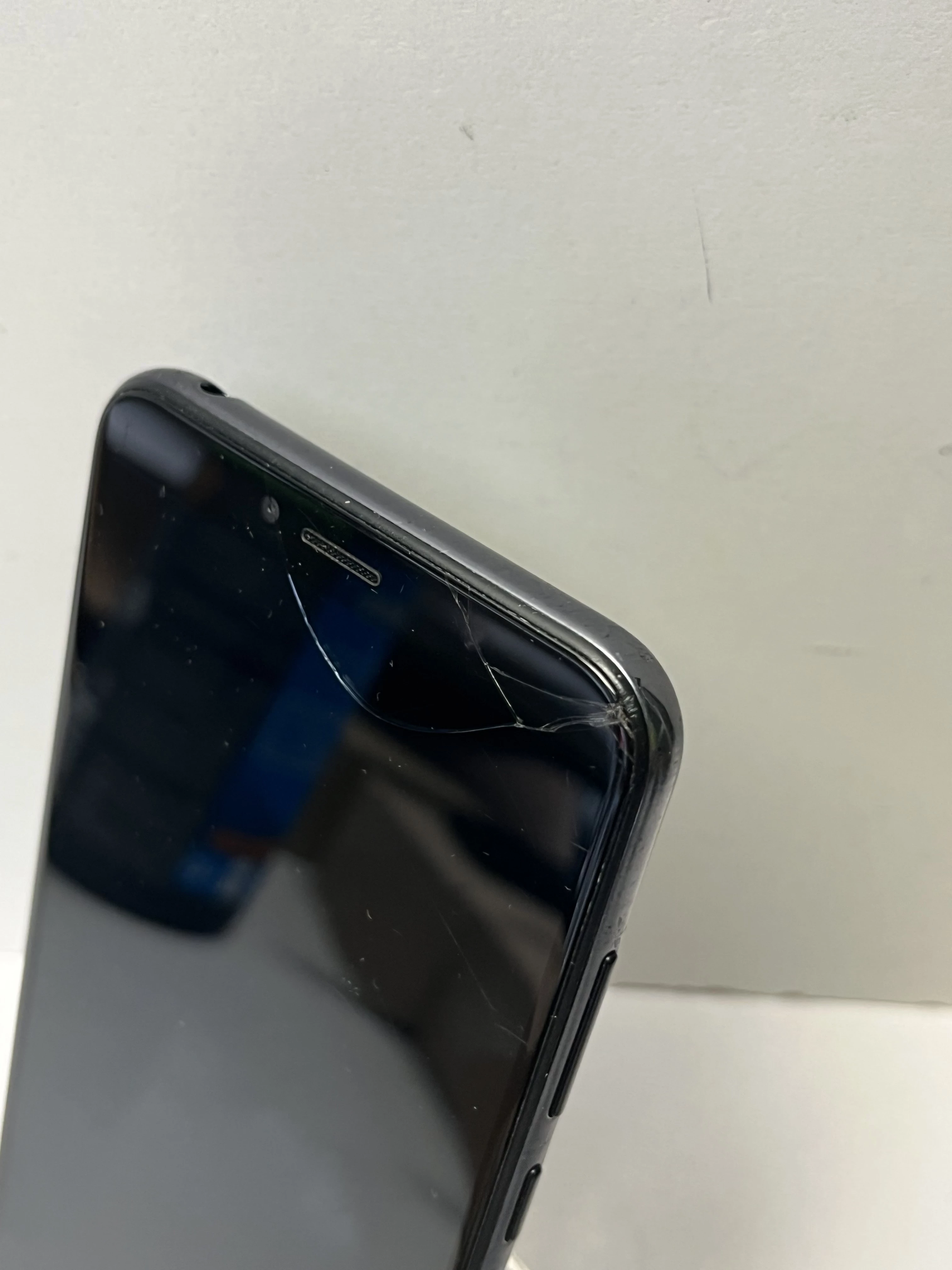 telefon-huawei-y6-216gb-opis-system-operacyjny-4388-1