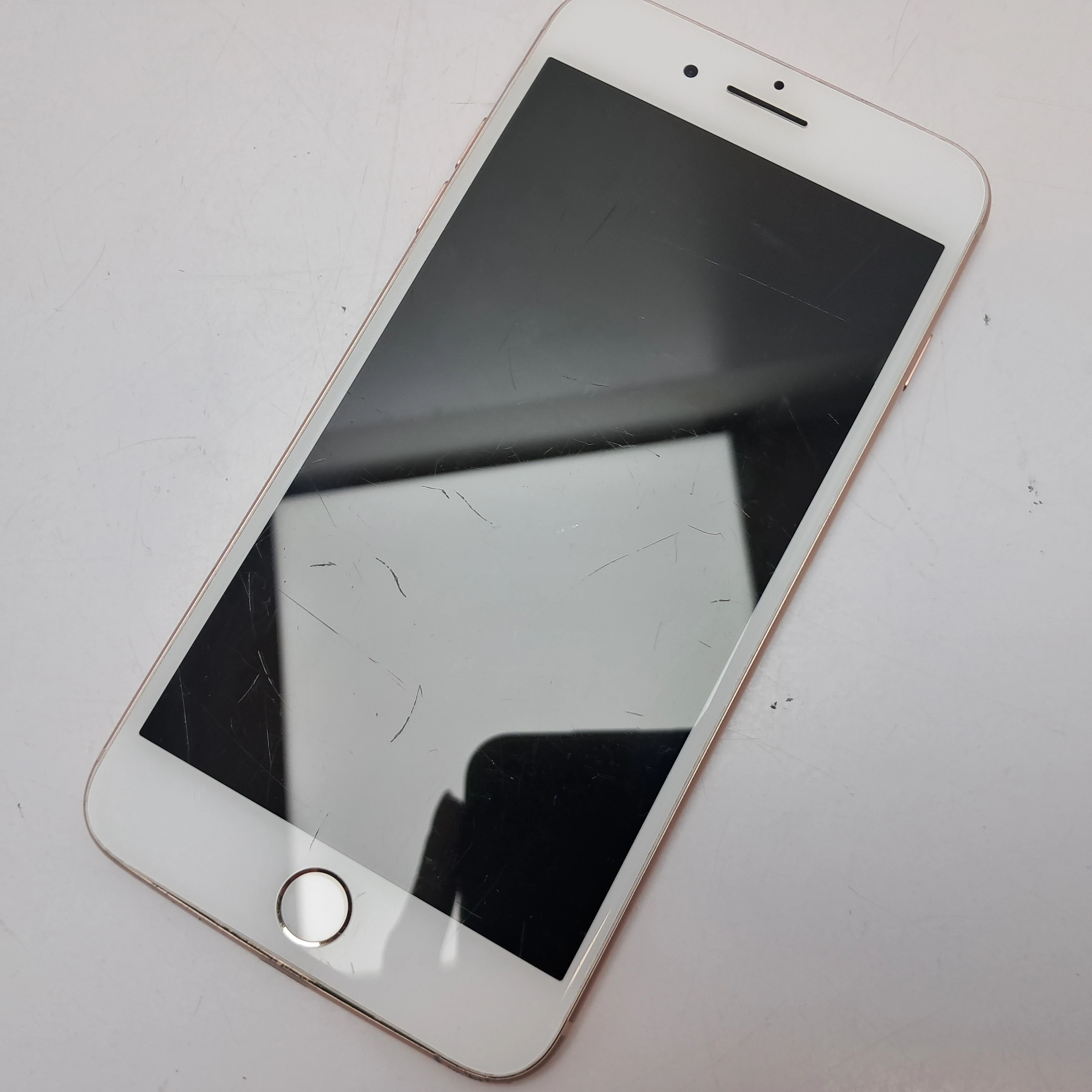 telefon-iphone-8-plus-stan-11323-2