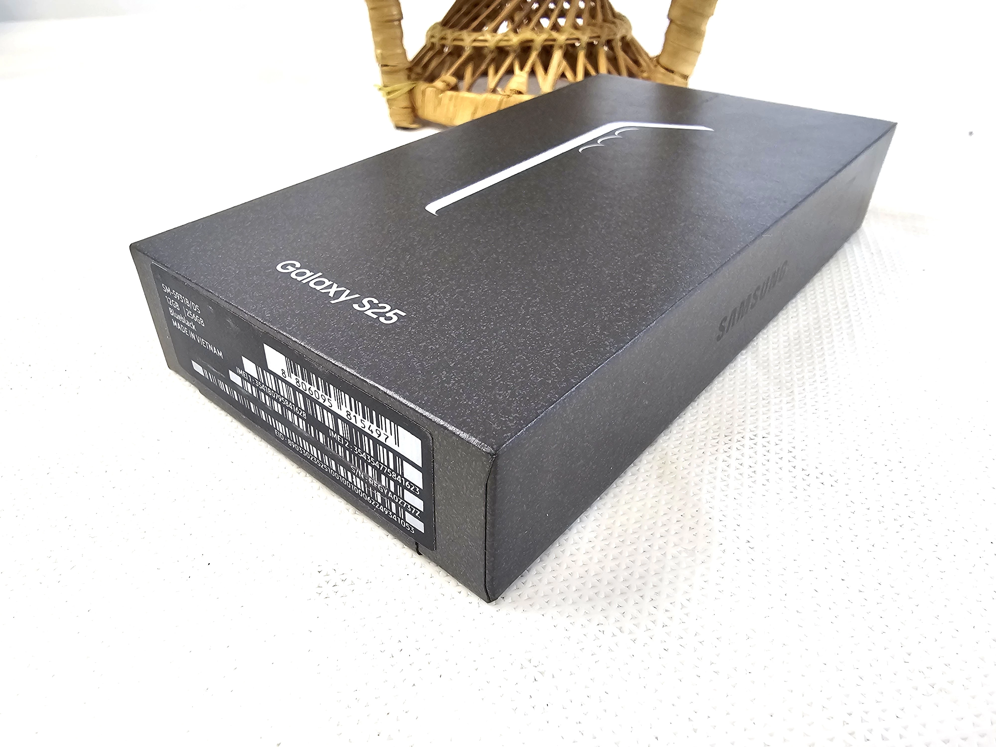 telefon-samsung-galaxy-s25-12gb-256gb-blueblack-kod-producenta-sm-s931bdbgeue