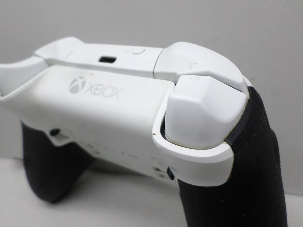 pad-xbox-one-elite-series-2-waga-produktu-z-opakowaniem-jednostkowym-0500