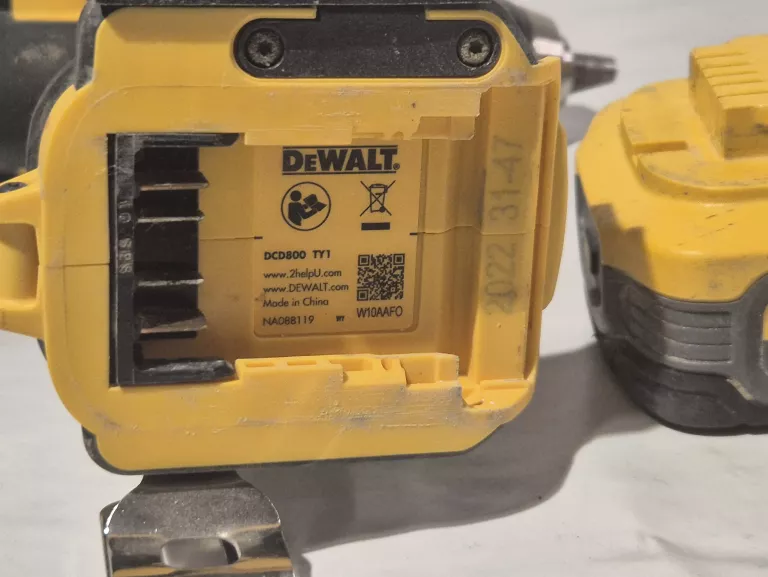 wiertarko-wkretarka-dewalt-dcd800-2aku-powerstack-50ah-kod-producenta-dcd709m1-qw