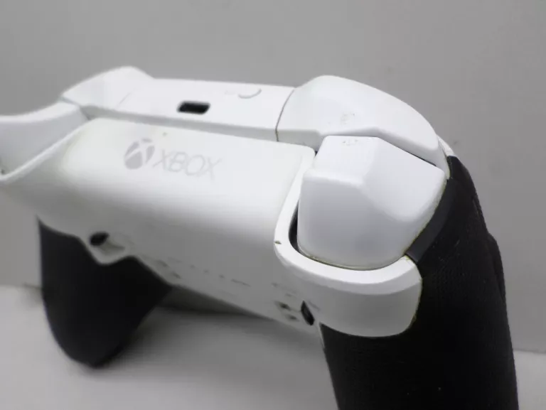 pad-xbox-one-elite-series-2-waga-produktu-z-opakowaniem-jednostkowym-0500